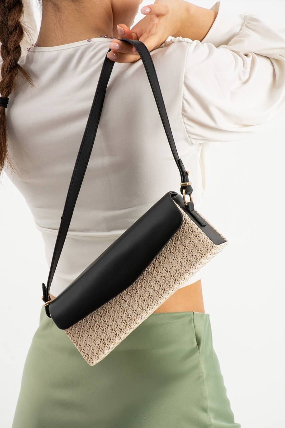 BK Bags & Accessories Hasır Detaylı Baget El Ve Omuz Çantası