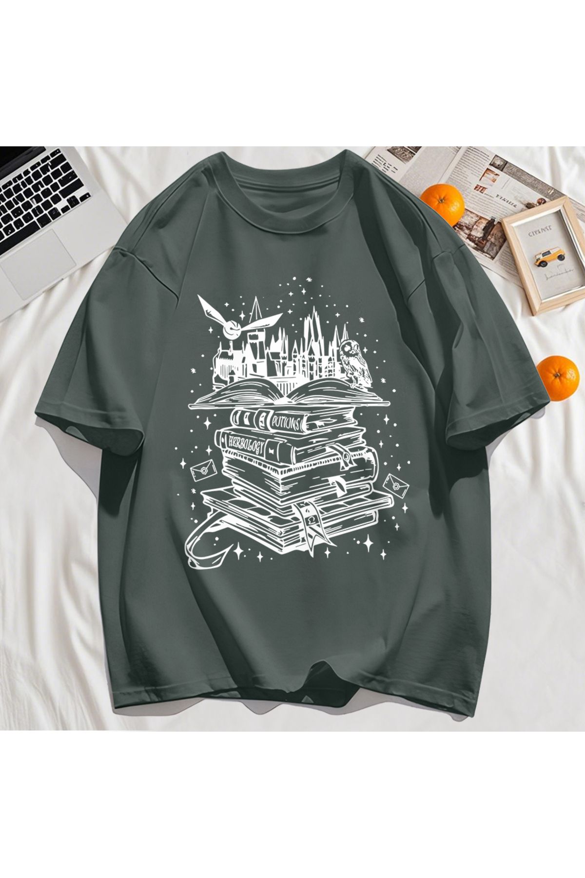StartMore Y2k Vintage Tişört Tee Birçok Kitap Ve Uçan Kuşlar Baskı