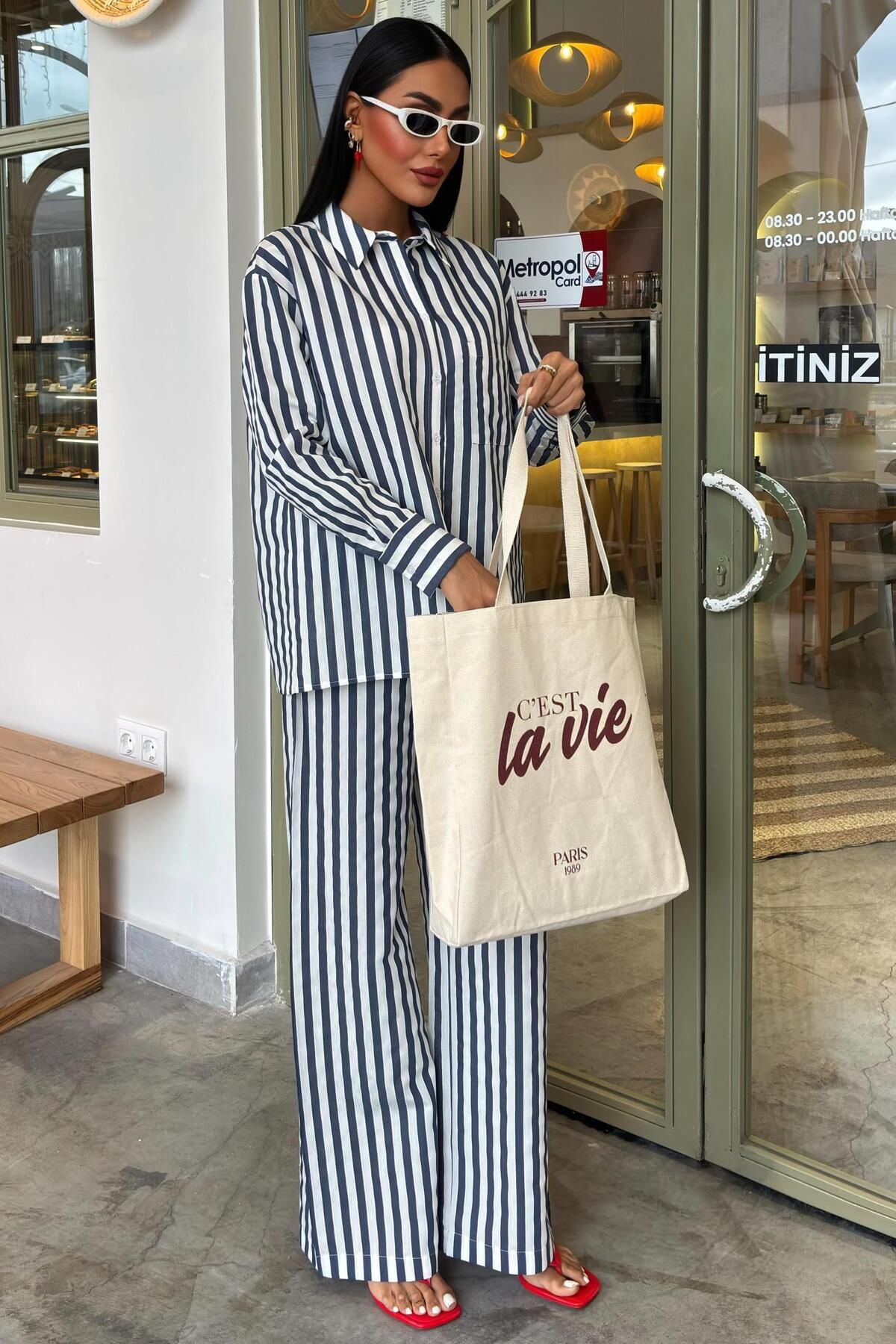 WeShaya Kadın Mavi Çizgili Oversize Wual Gömlek Takım