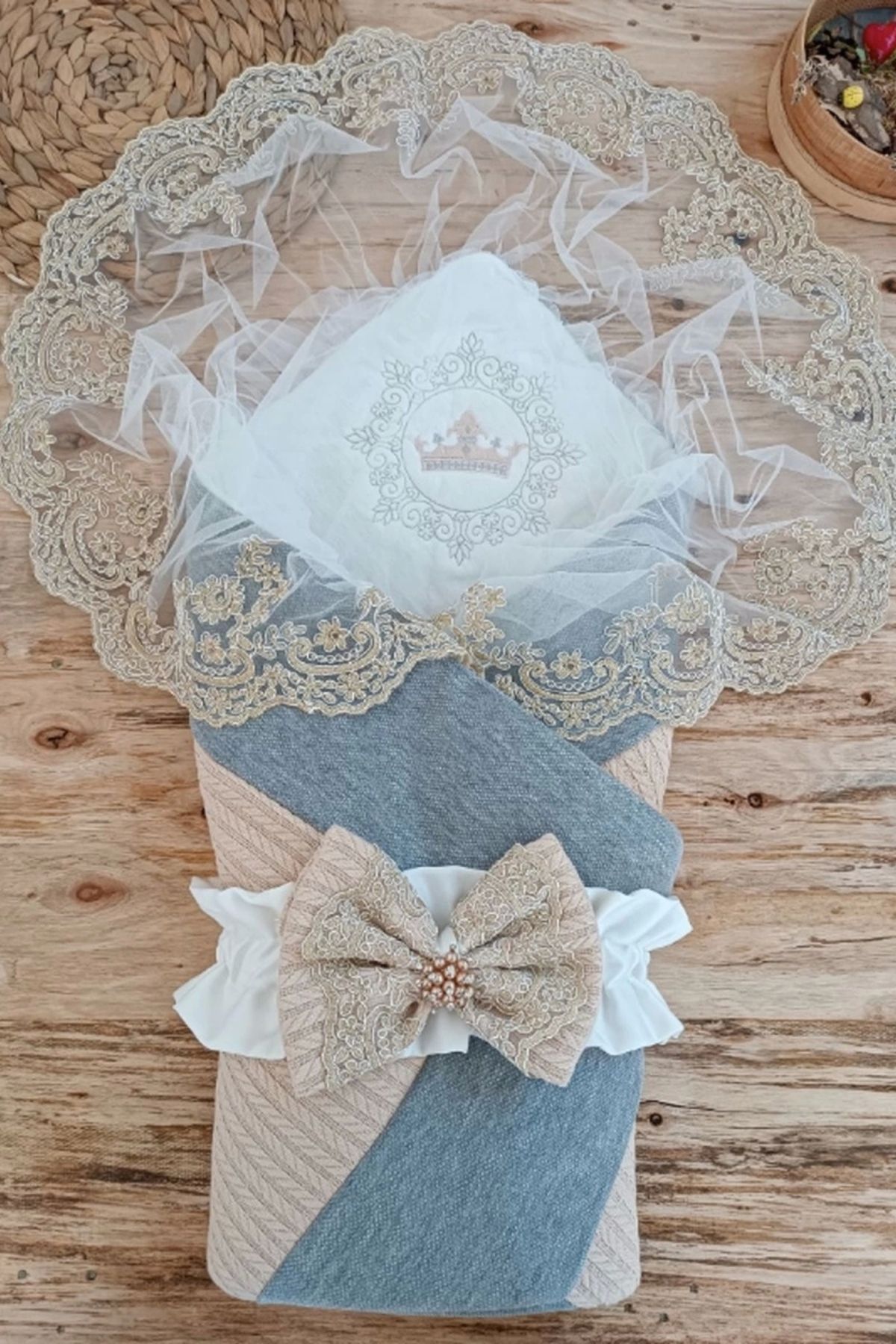 shopwave Yenidoğan Teri Cotton Taç Nakışlı Prizma Taş Kundak Bebek Battaniyesi