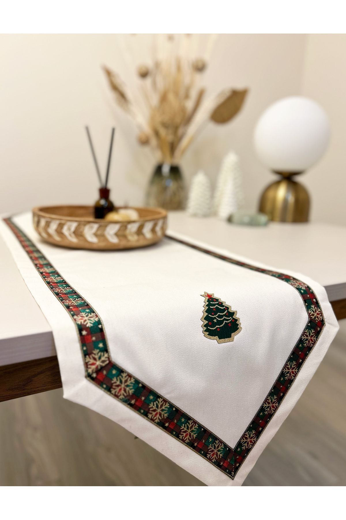 Elioure Yılbaşı Temalı Runner / 140x40 / El Yapımı / Dikişli leke tutmaz / Christmas temalı - Noel temalı