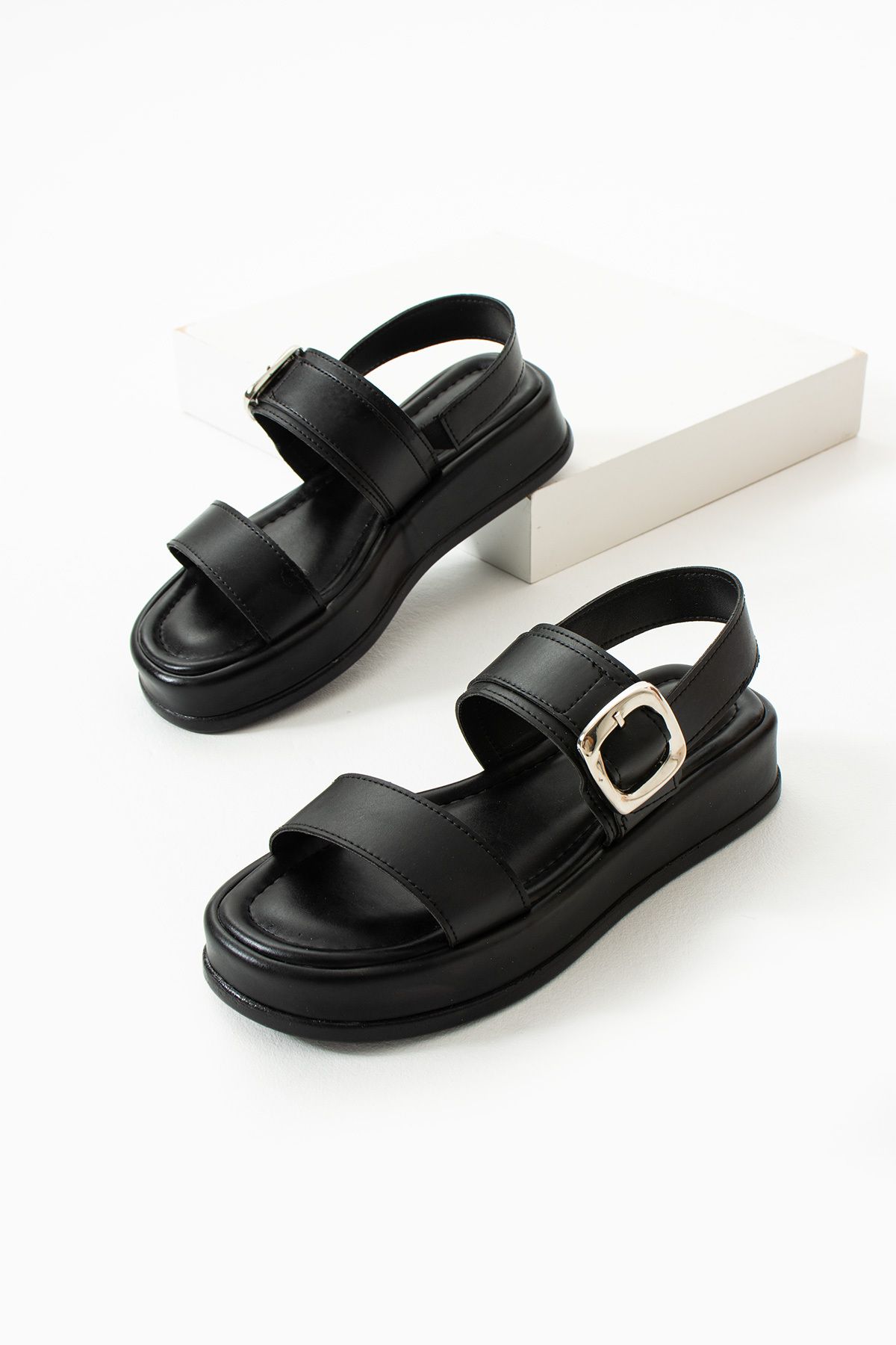 Gökçe Shoes Line Siyah Kemer Toka Detay Günlük Kullanım Kadın Sandalet