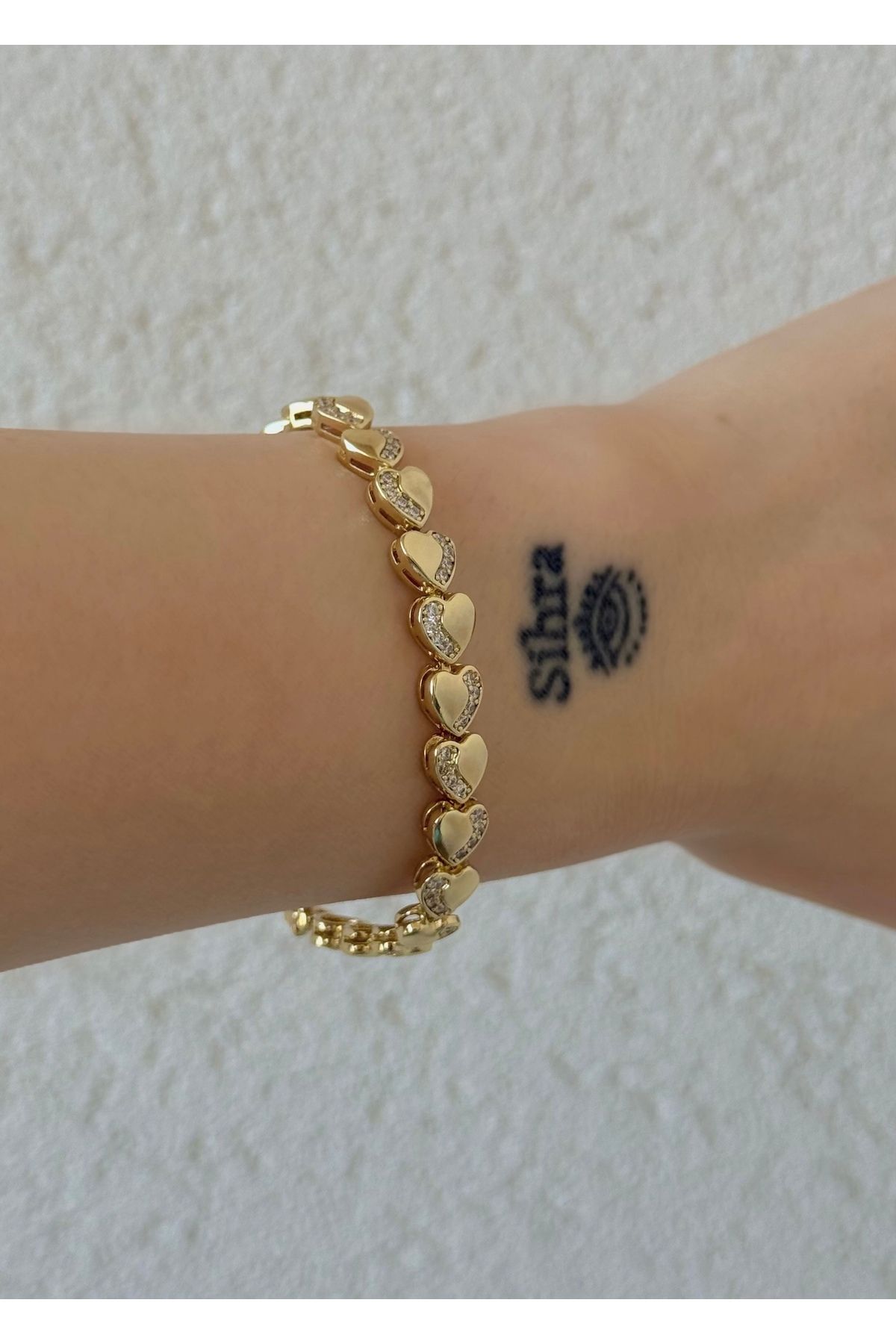 Home Sihra Accessories Çelik sıralı kalpli zirkon taşlı 14k altın renk bileklik