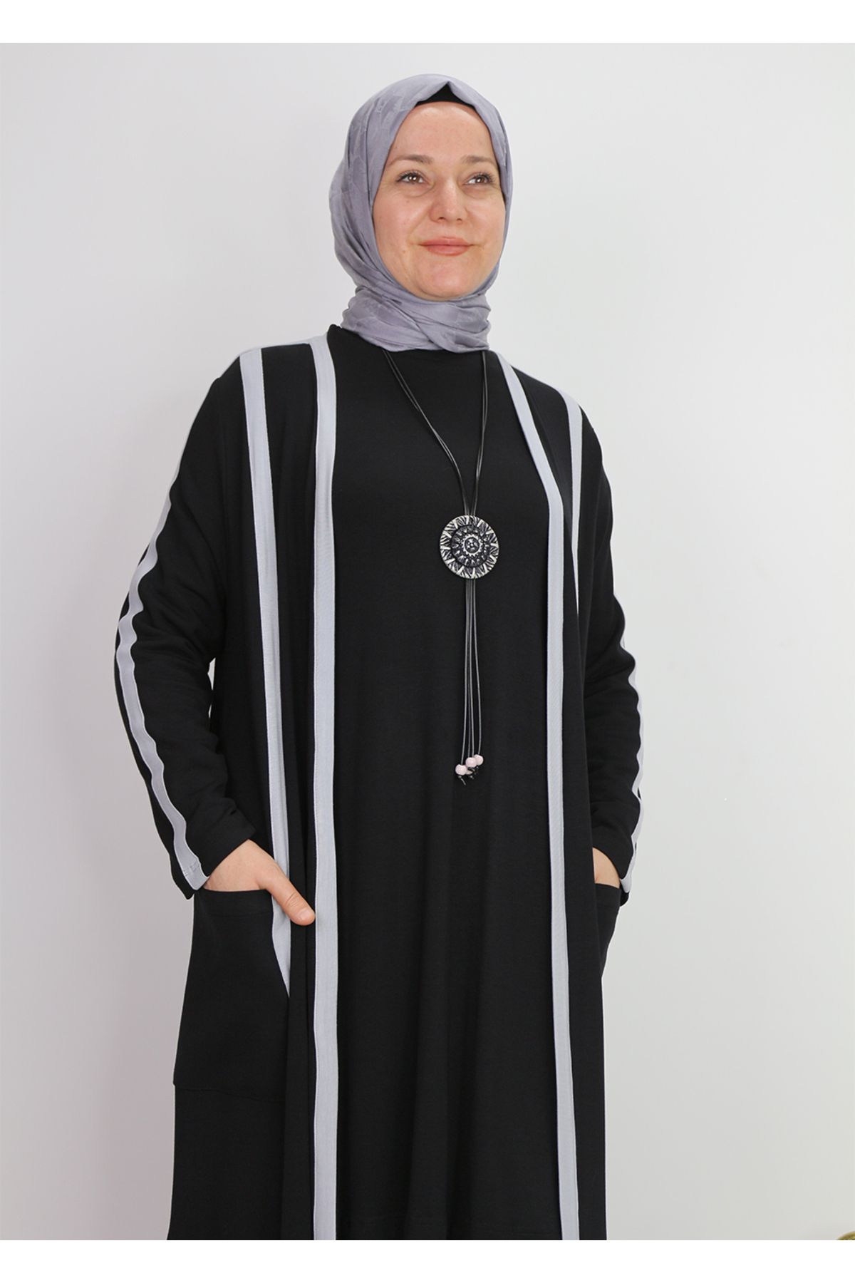 Gazella 41920 KOLLARI VE ÖNÜ ŞERİT DETAYLI CEPLİ İKİ İPLİK İÇ KOLU UZUN ŞIK ÜÇLÜ SPOR TAKIM