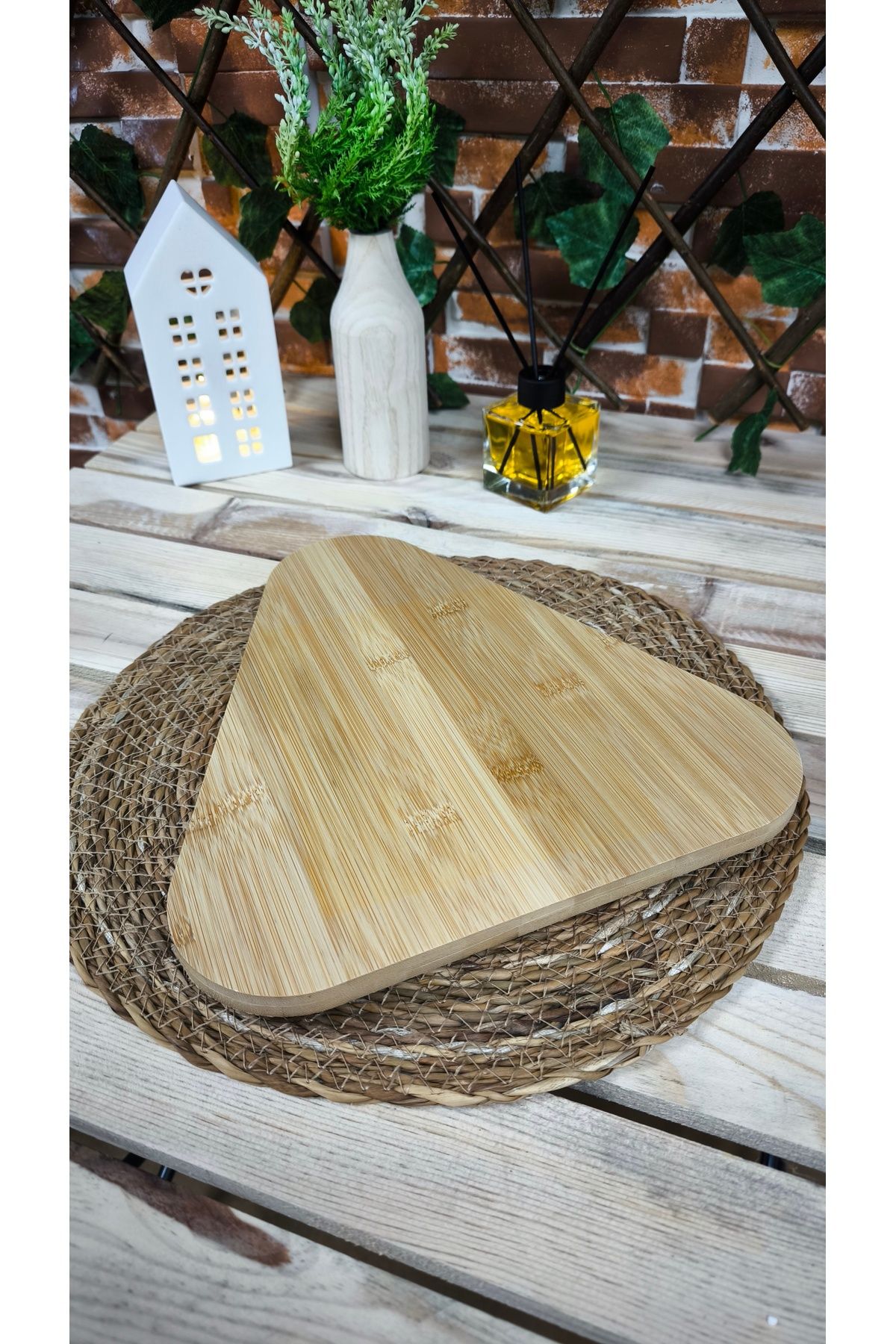 SOSYETE HOME41 BAMBU AYAKLI SUNUMLUK VE STAND ÜÇGEN 27cm*29cm