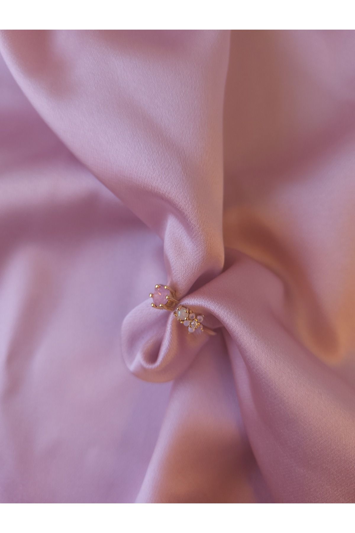 Jewerly Minimal Pink Küçük Pembe Taş ve Çiçek Detaylı Çelik Yüzük