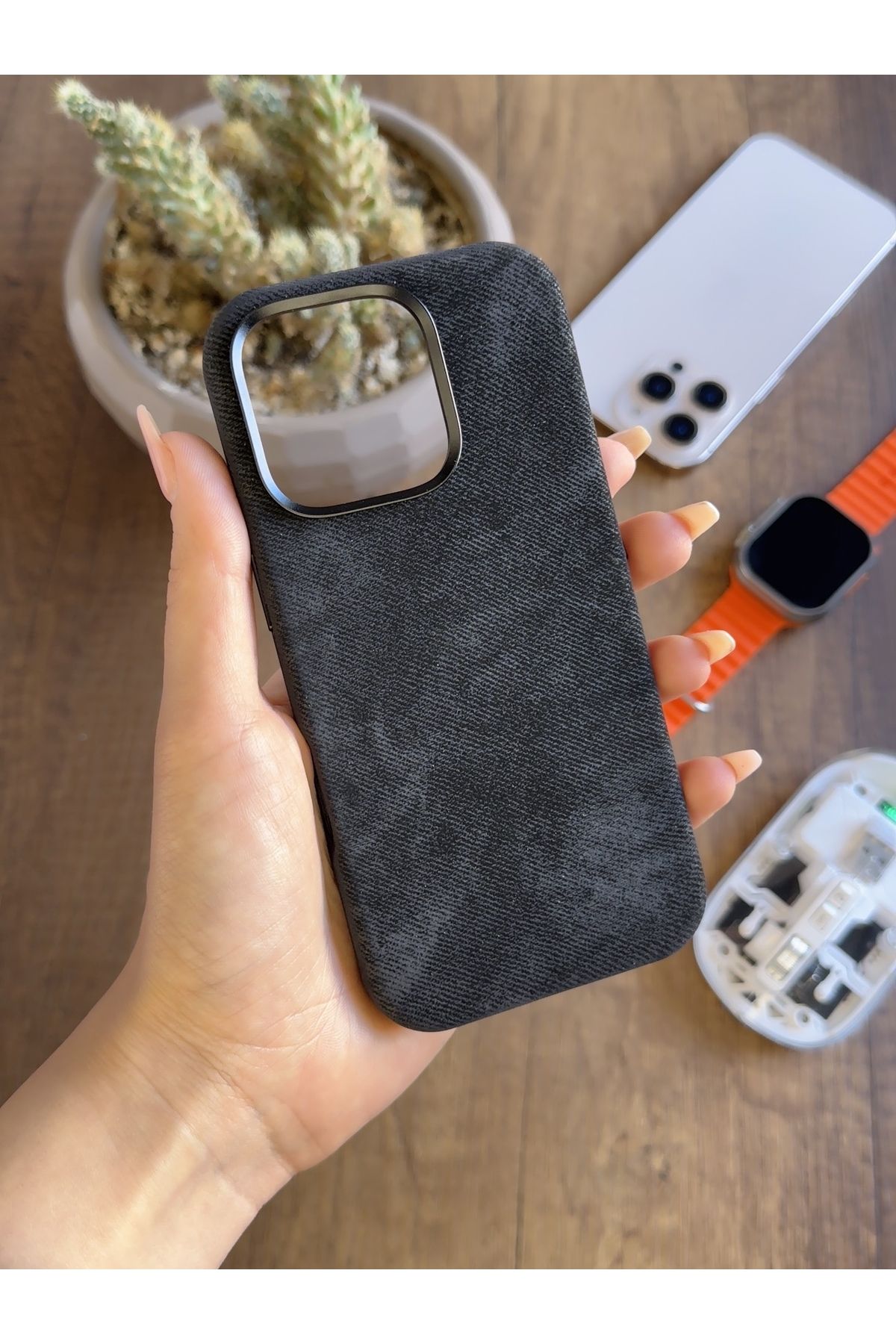 MTL iPhone 13 Pro Uyumlu Kadife Yüzeyli MagSafe Uyumlu Premium Kılıf SooCase691