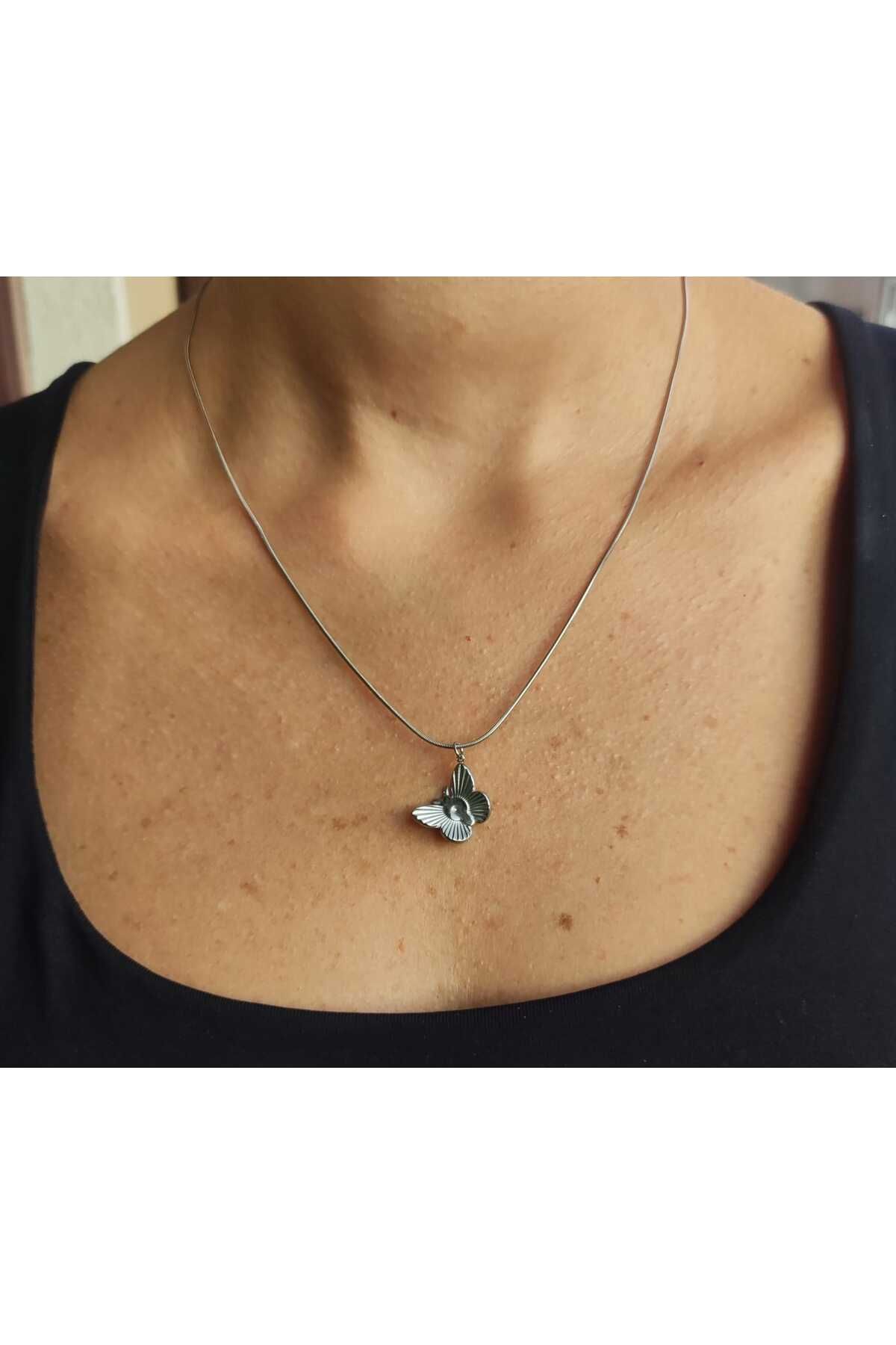 MoS JEWELLERY Paslanmaz Çelik Gümüş Renk Kelebek Figürlü Minimal Kolye