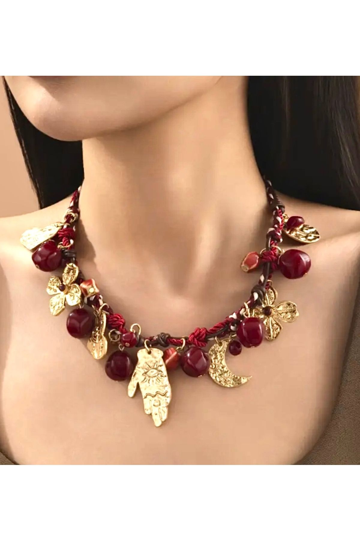 NISHPOINT BORDO VE ALTIN RENK DETAYLI KALP AY BE YONCA CHARM TREND KOLYE