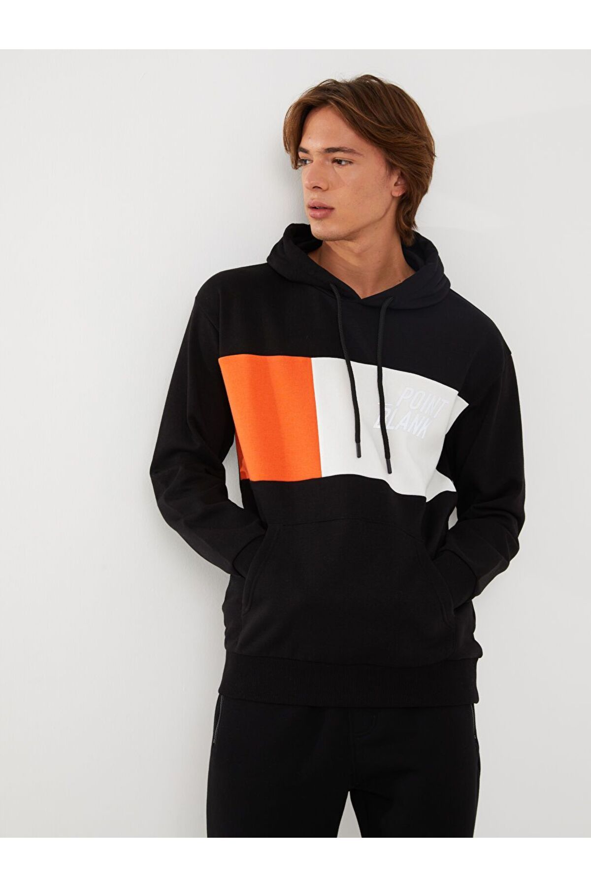 LC Waikiki Siyah Uzun Kollu Renk Bloklu Erkek Kalın Hoodie