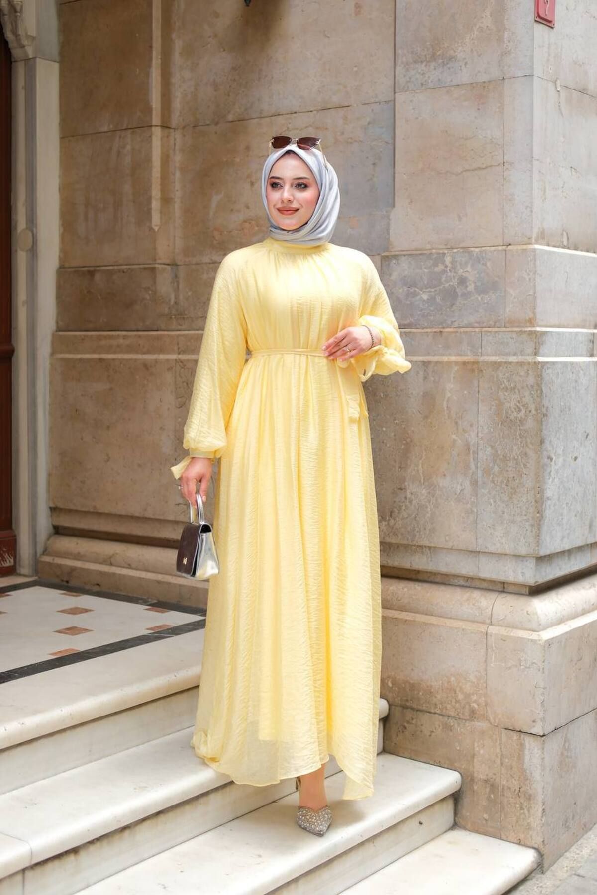 Butik Maralyn Ribbon Dress