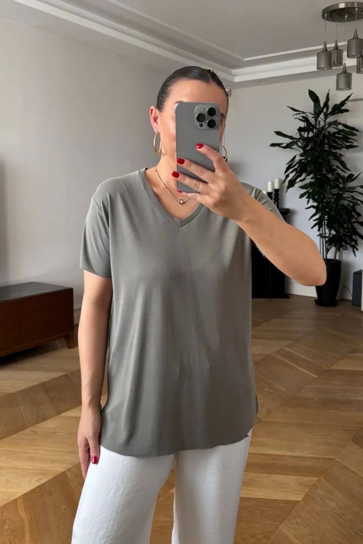Tuba Butik Modal V Yaka Kadın Tişört