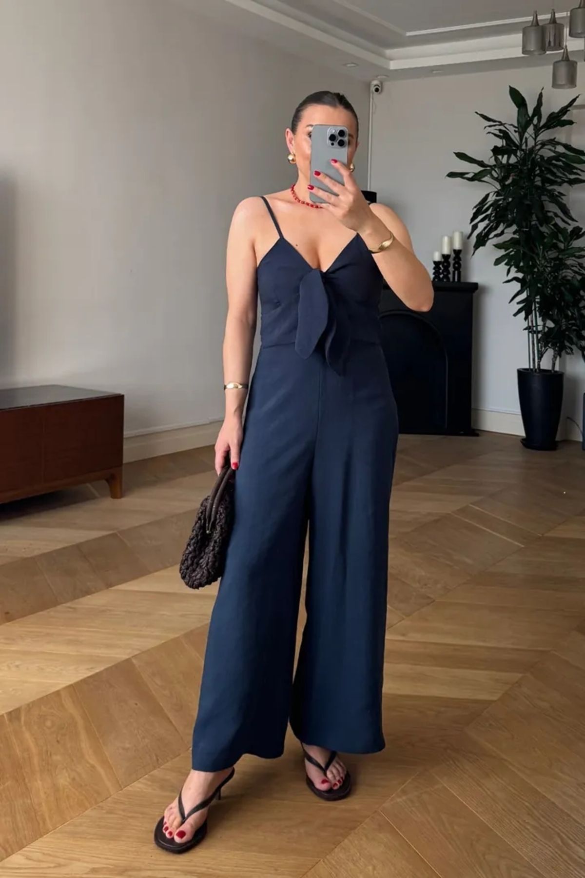 Tuba Butik-Women's Jumpsuit with Bow Detail and Straps 6