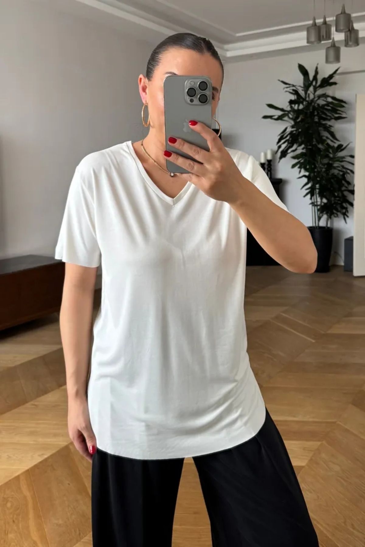 Tuba Butik V Yaka Kadın Tişört