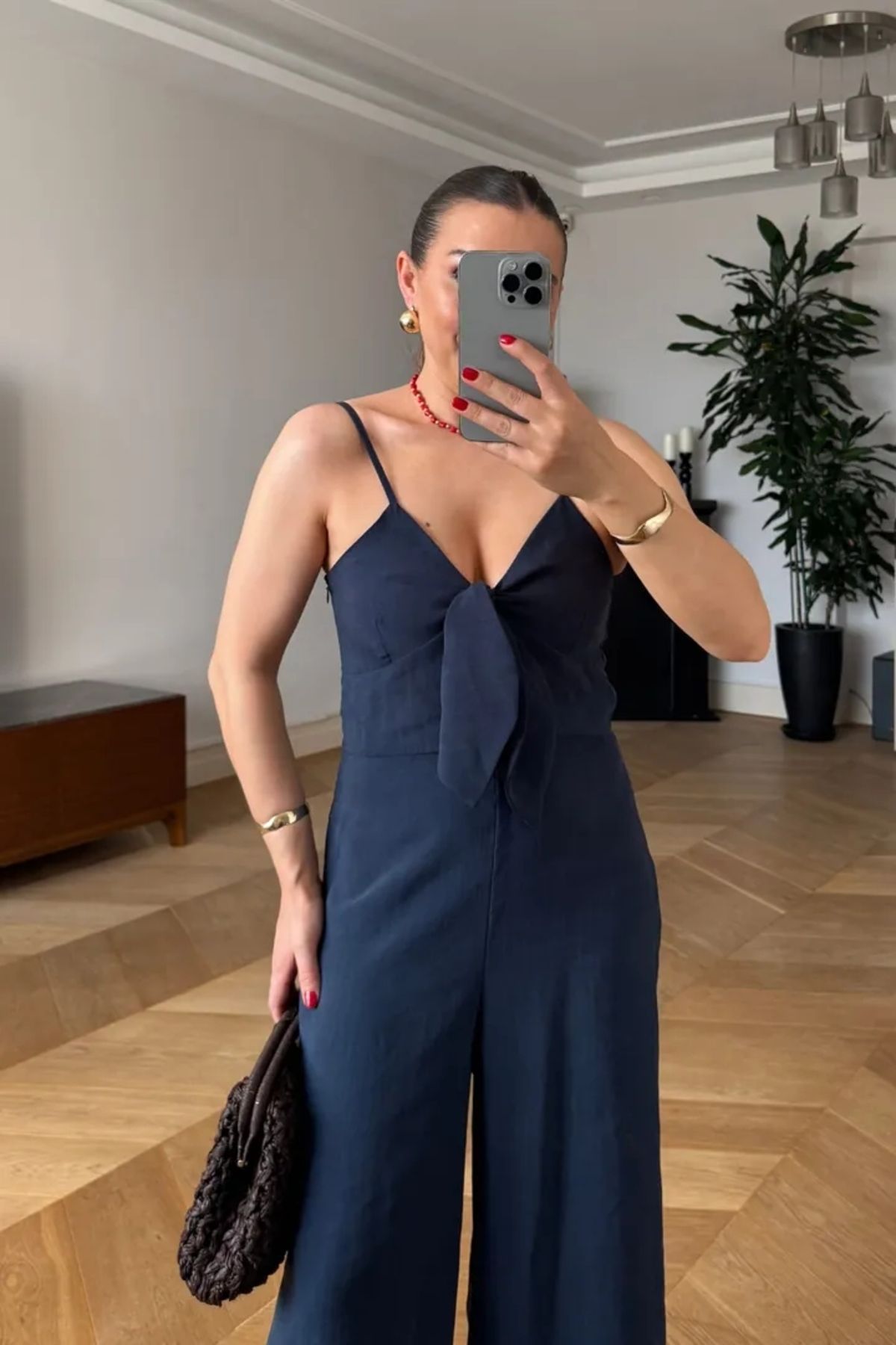 Tuba Butik-Women's Jumpsuit with Bow Detail and Straps 4