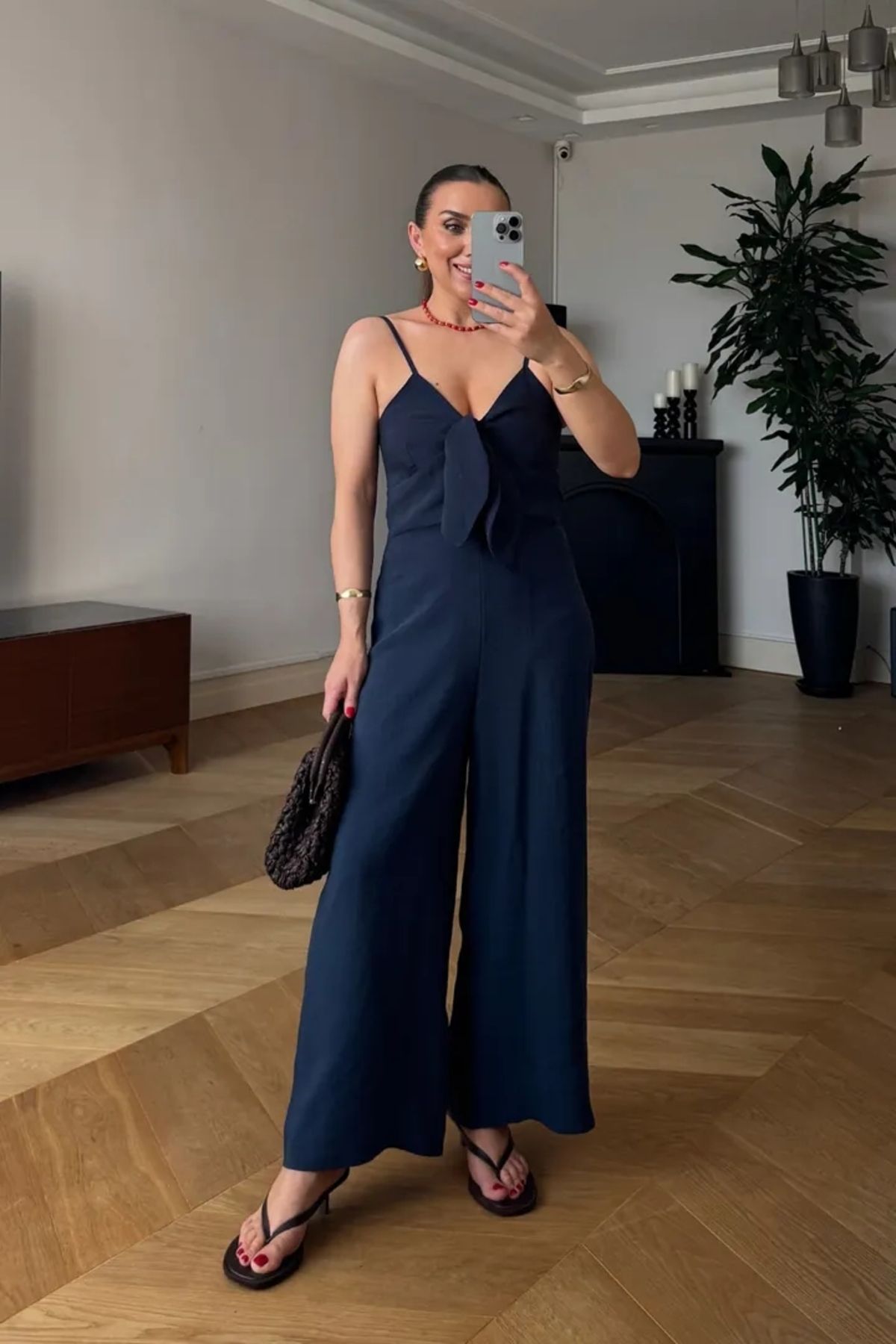 Tuba Butik Fiyonk Detaylı Askılı Kadın Tulum