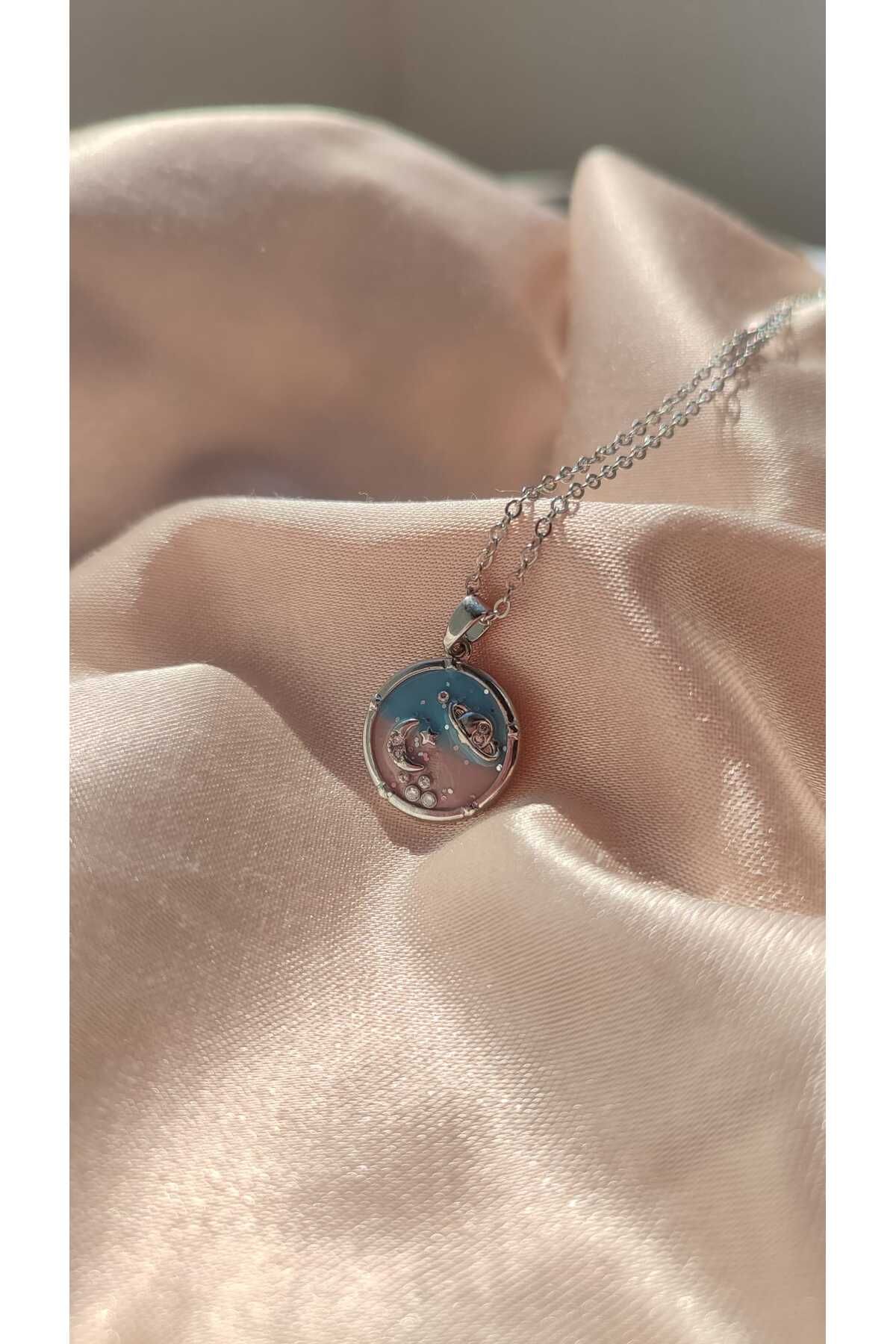 Pure Accessories RENKLİ GÖKYÜZÜ GEZEGEN ÇELİK KOLYE