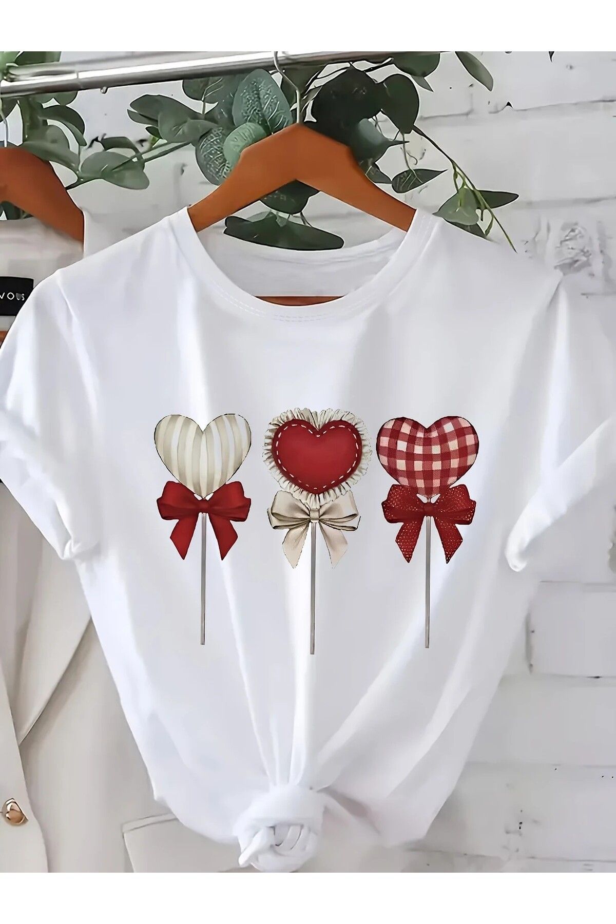 LEIVOR Kalp Şekeri Baskılı Kadın Pamuk T-shirt