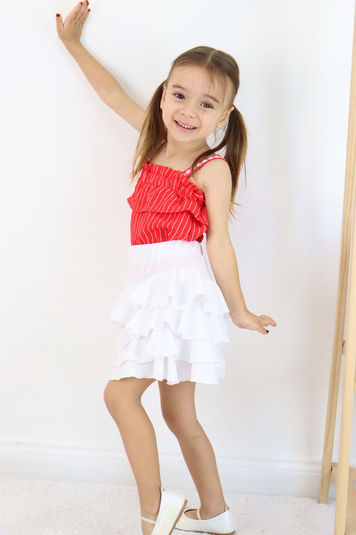 FESSHERA KİDS-💜   Fusta albă cu volane pentru fetiță – model elegant și confortabil de vară 💜 3