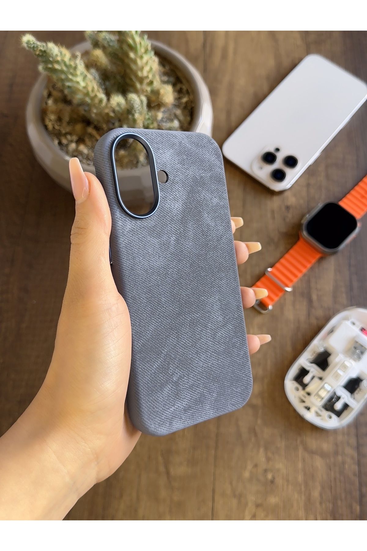 MTL iPhone 16 Uyumlu Kadife Yüzeyli MagSafe Uyumlu Premium Kılıf SooCase691
