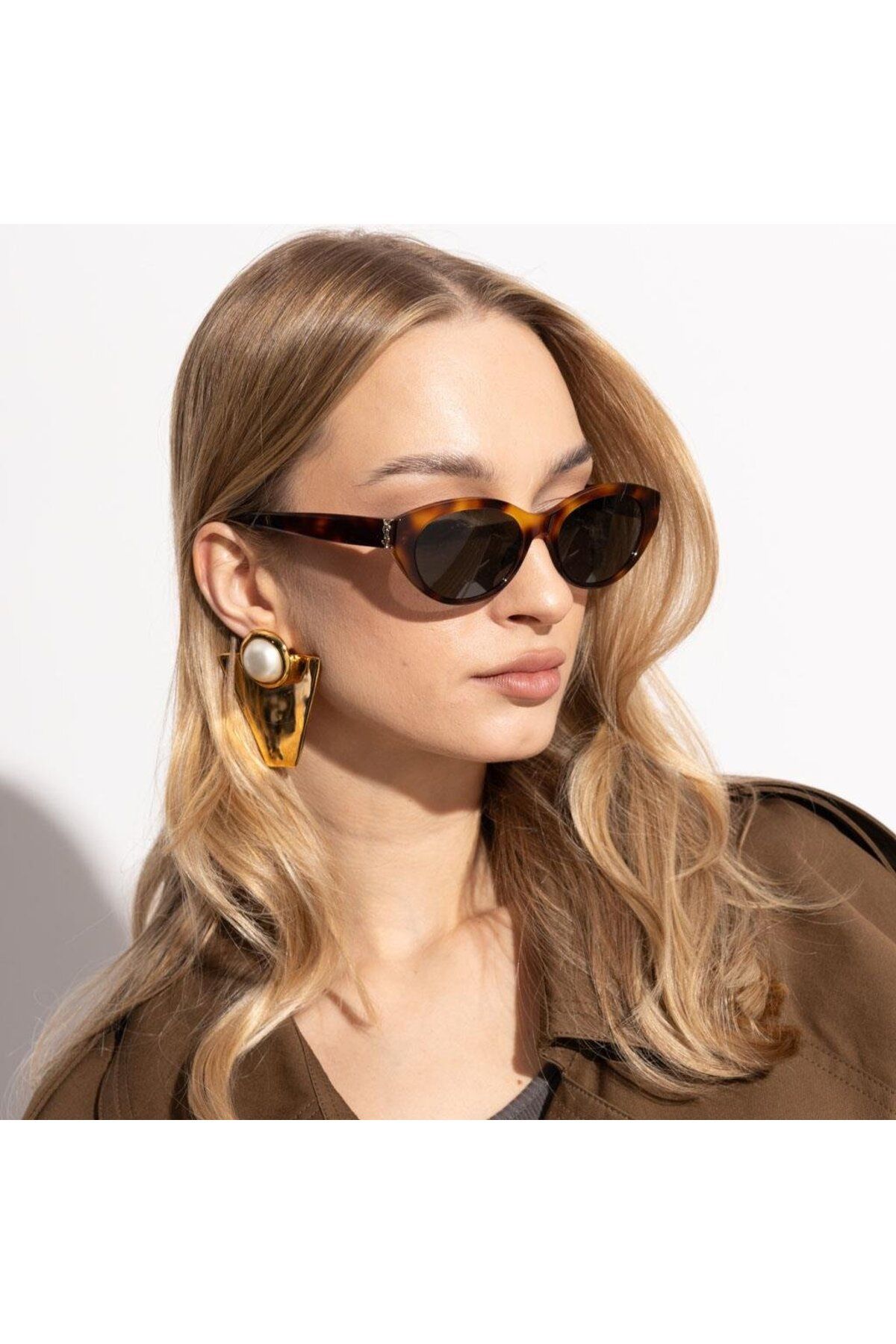 Saint Laurent Yves Saint Laurent SL M148 003 54-18 Kadın Güneş Gözlüğü – Cat Eye Çerçeve, Füme Lens, UV400 Koruma