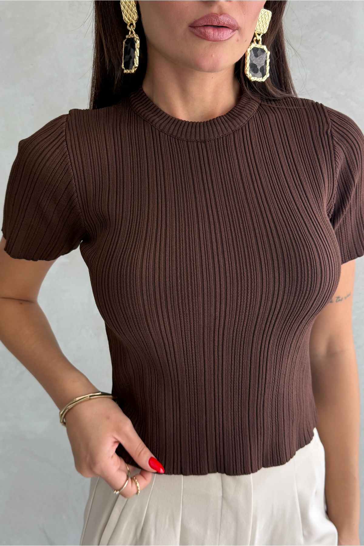 Ulino Dokulu Kumaş Detaylı Tshirt