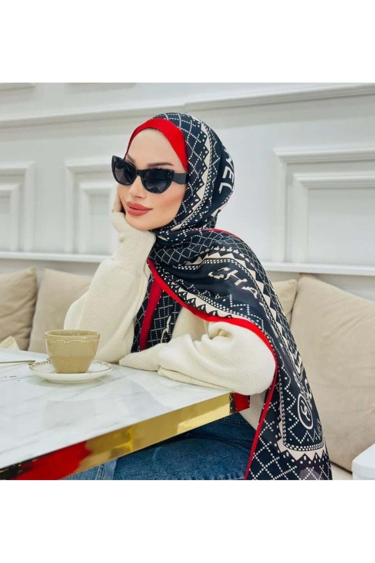 PİRAMİT CHANEL PAPATYA DESEN VUAL İPEK ŞAL SİYAH KIRMIZI