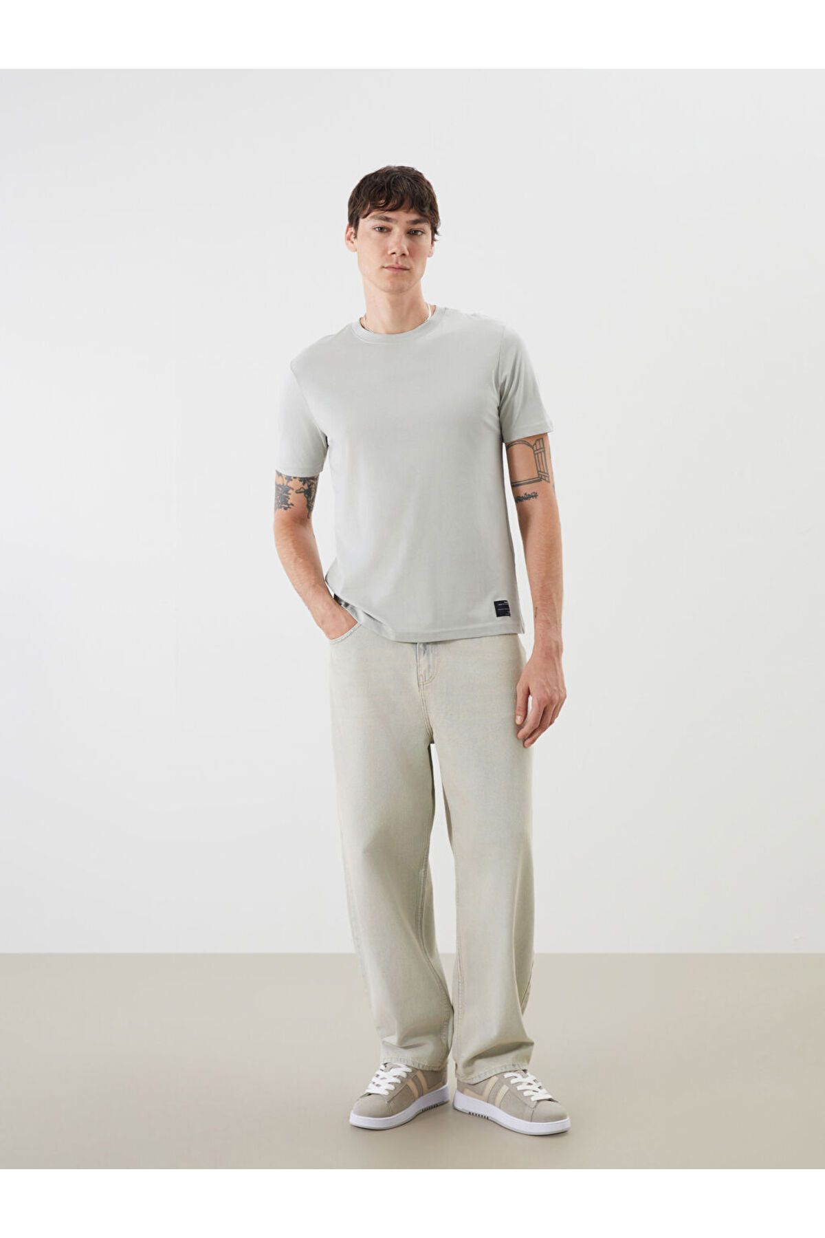 LC Waikiki-New Season Crew Neck Βαμβακερό Ανδρικό Tisort - S5N342Z8 2