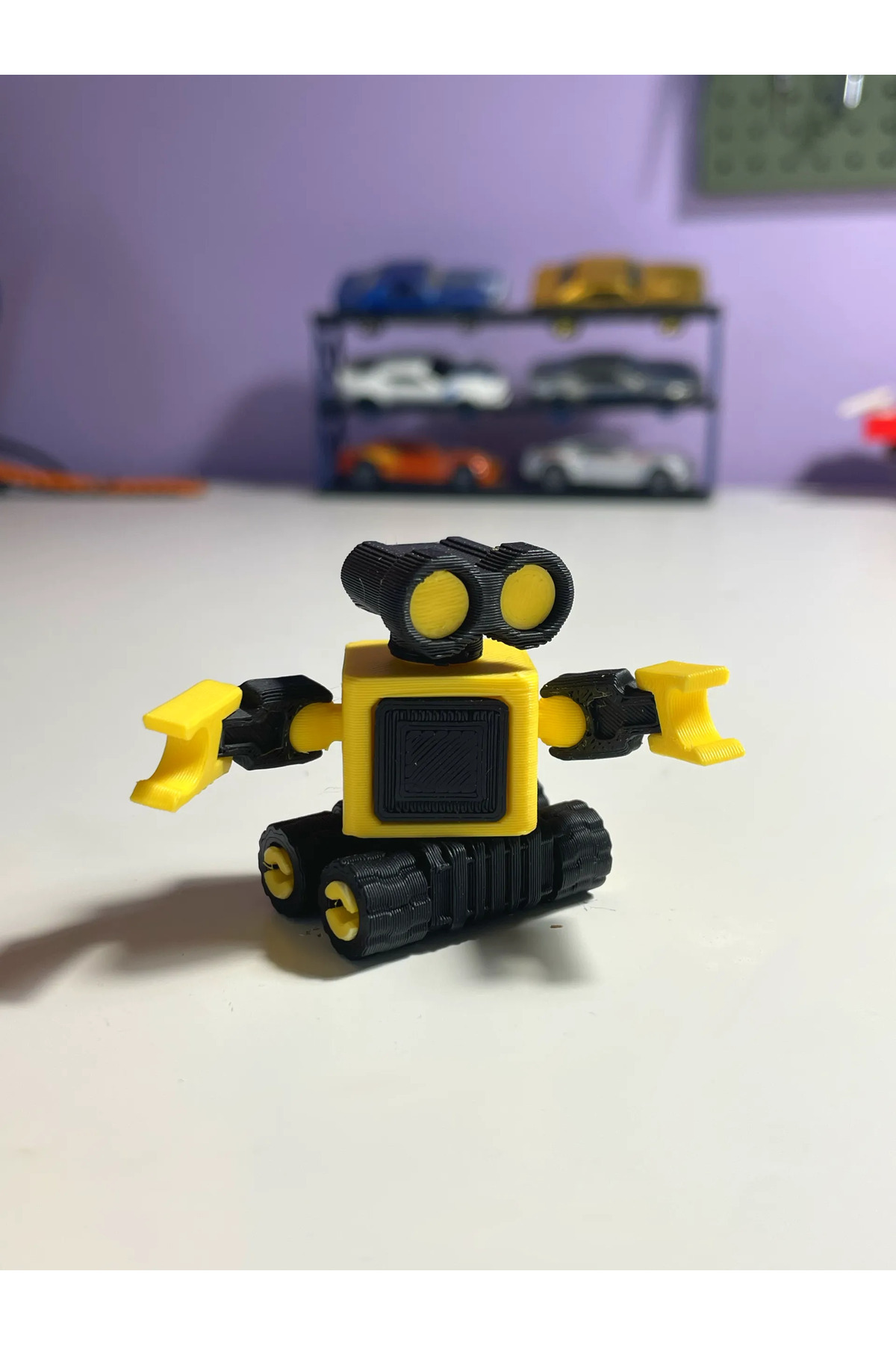 Beweglicher mechanischer Roboter 10 cm – mit Namen beschreibbare 3D-gedruckte Sammelfigur