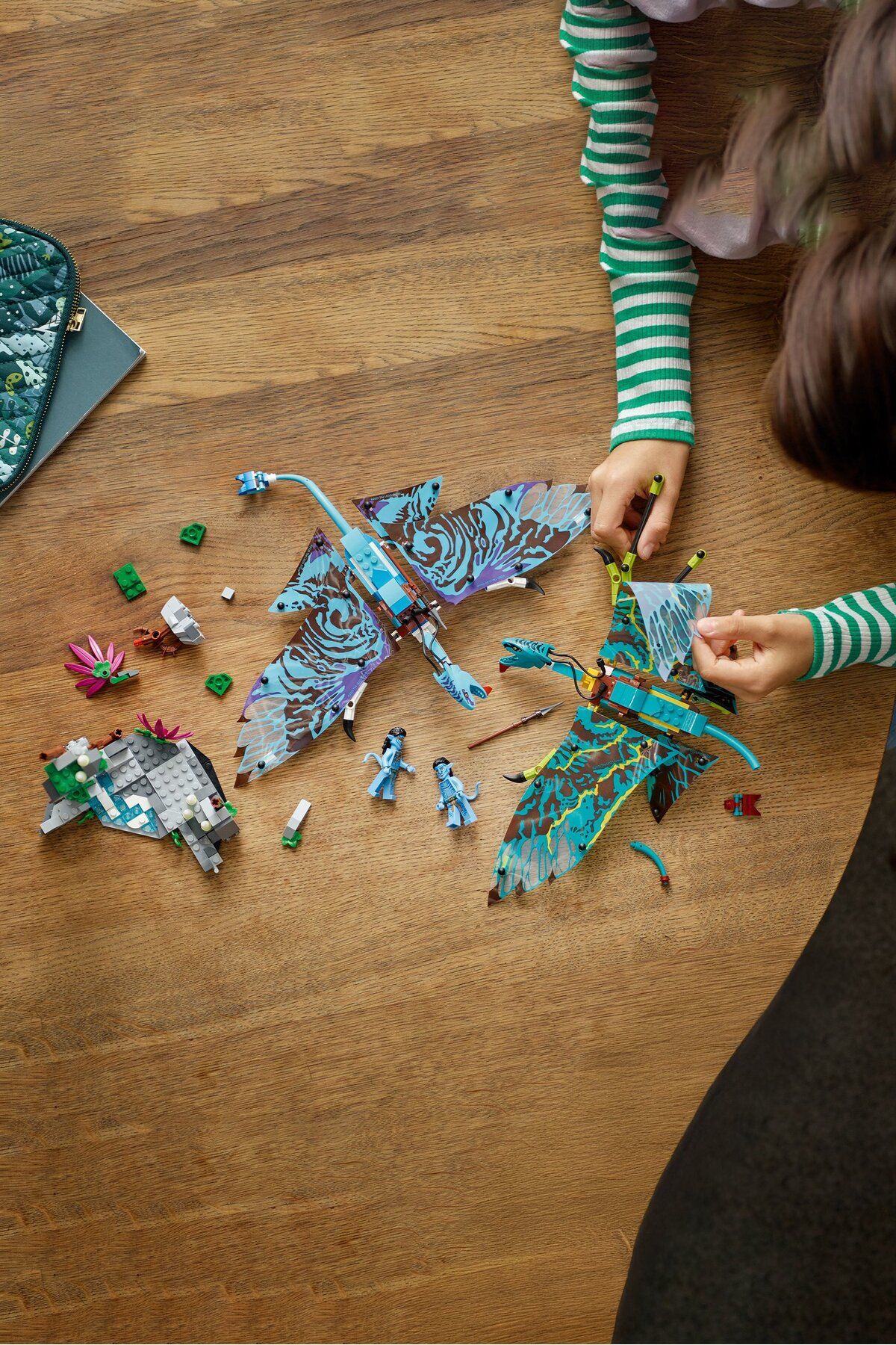 LEGO-Avatar 75572 Jake And Neytiris First Banshee Flight 5