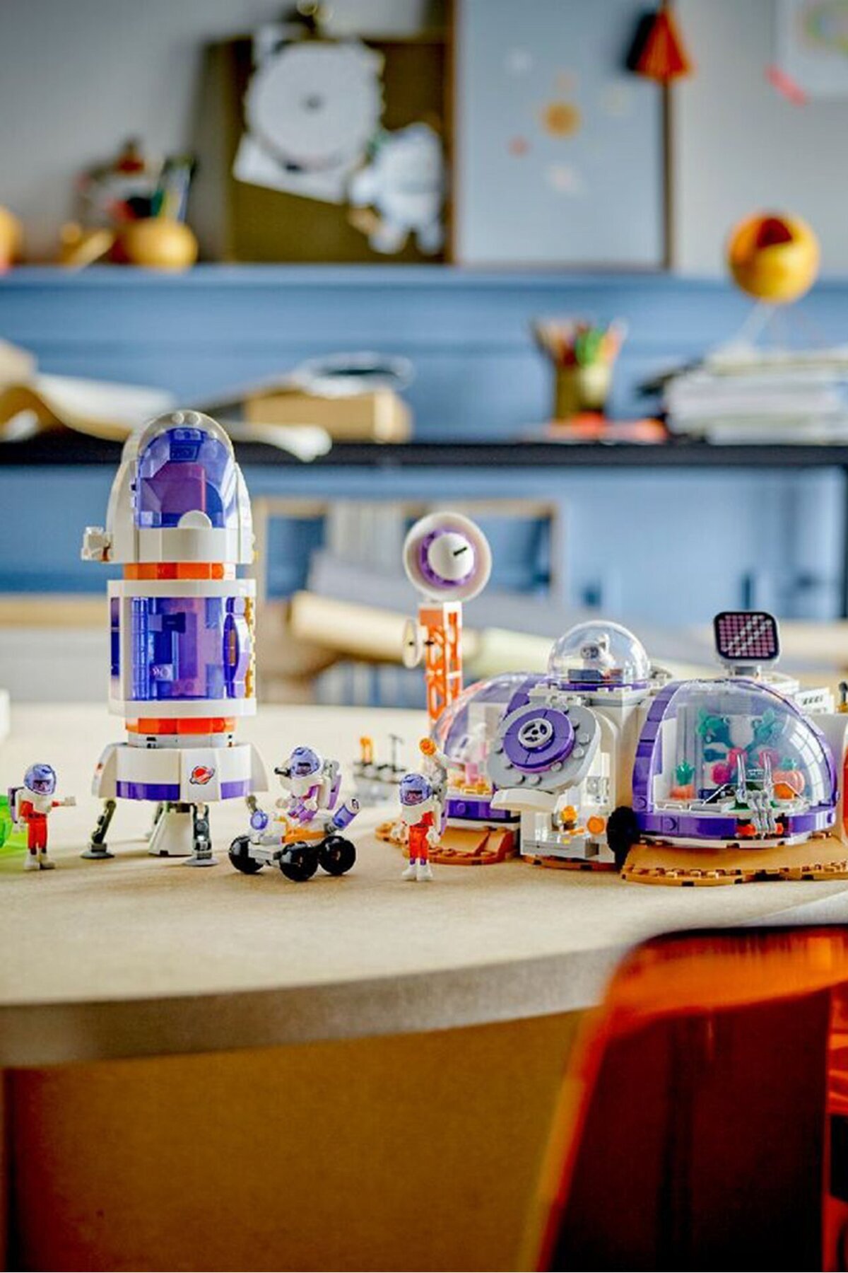 دوستان ۴۲۶۰۵ پایگاه فضایی مریخ و موشک