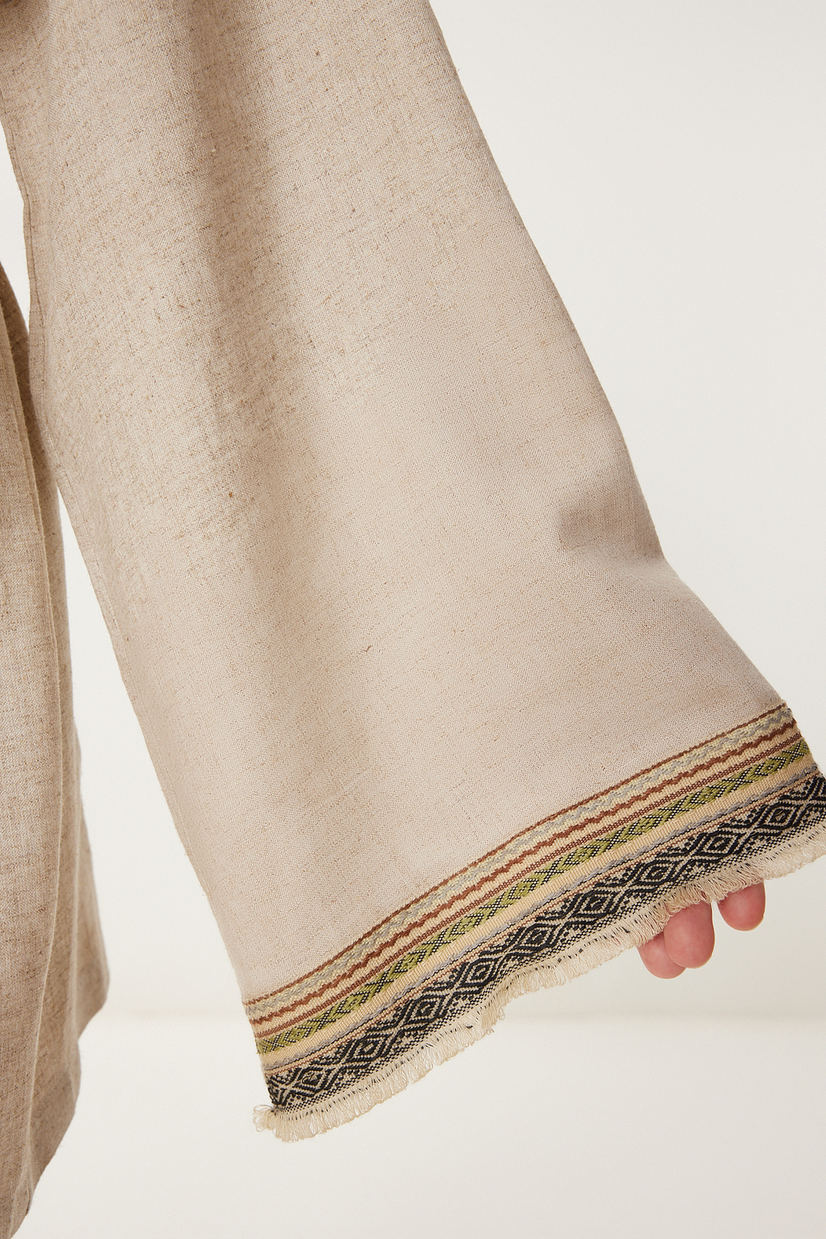 Kadın Bej Nakış İşlemeli Kuşaklı Keten Kimono BV00176
