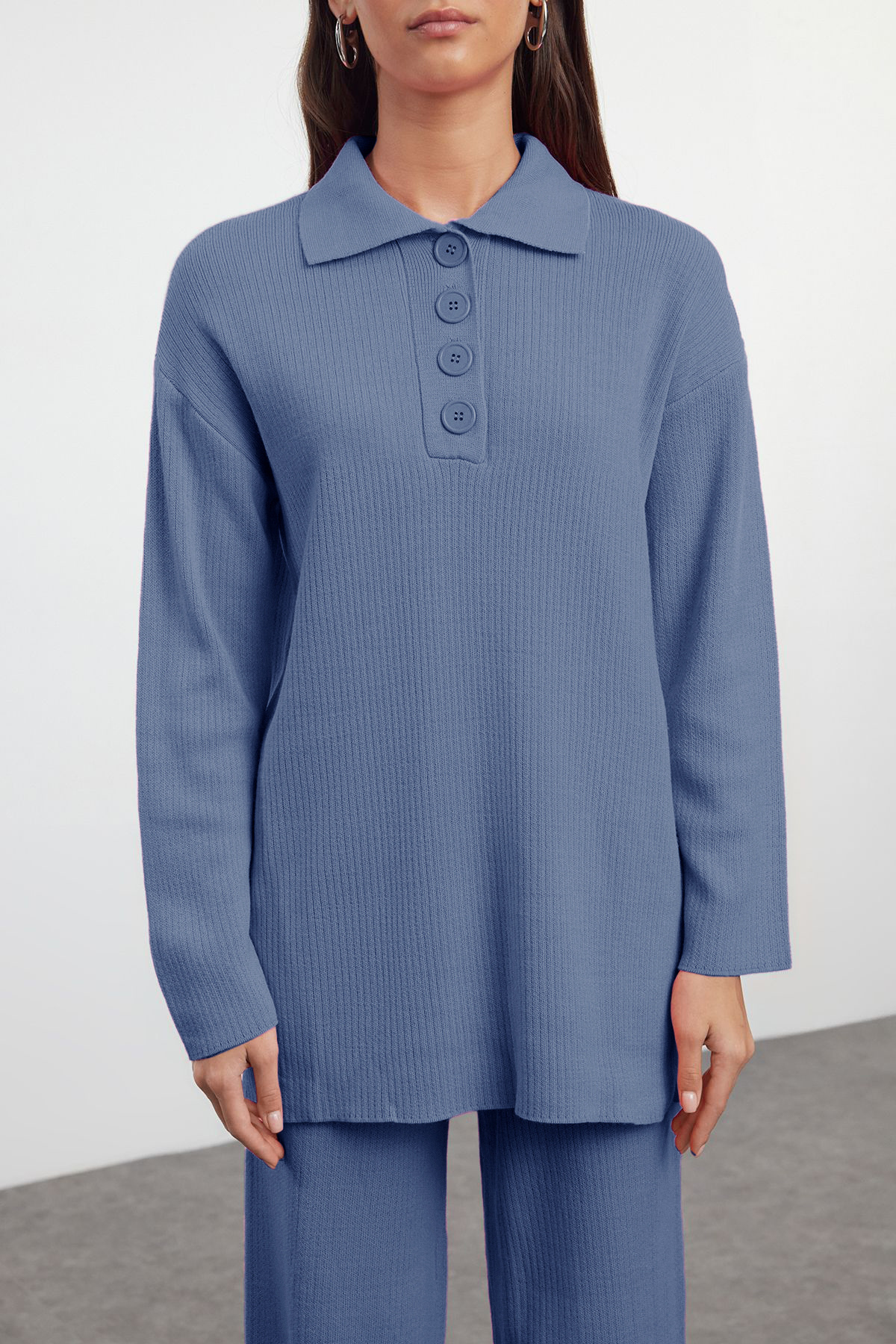 Trendyol Modest Komplet góra-dół z prążkowanej dzianiny polo Indigo TCTAW25US00044