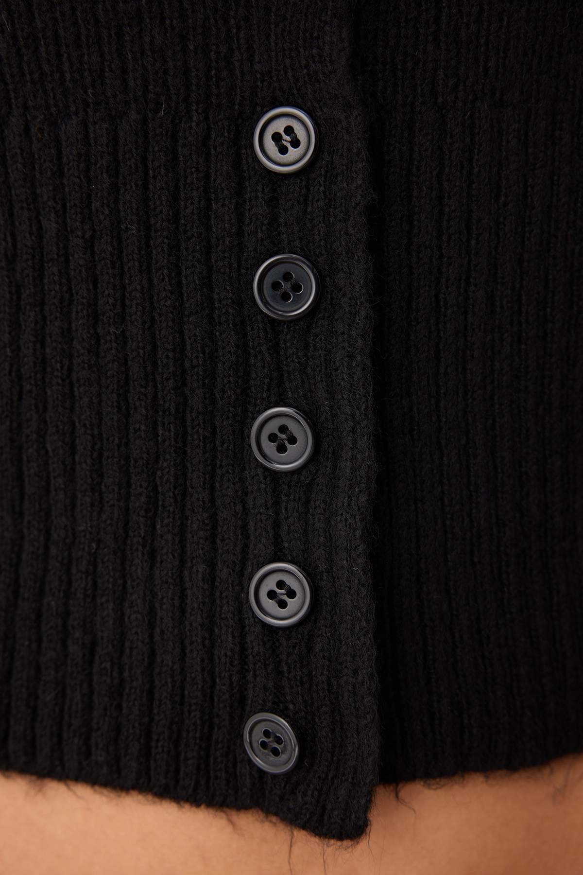 Trendyolmilla  Siyah Crop Kare Yaka Triko Yumuşak Dokulu Fitted/Vücudu Saran Hırka TWOAW25HI00178 - Görsel 3