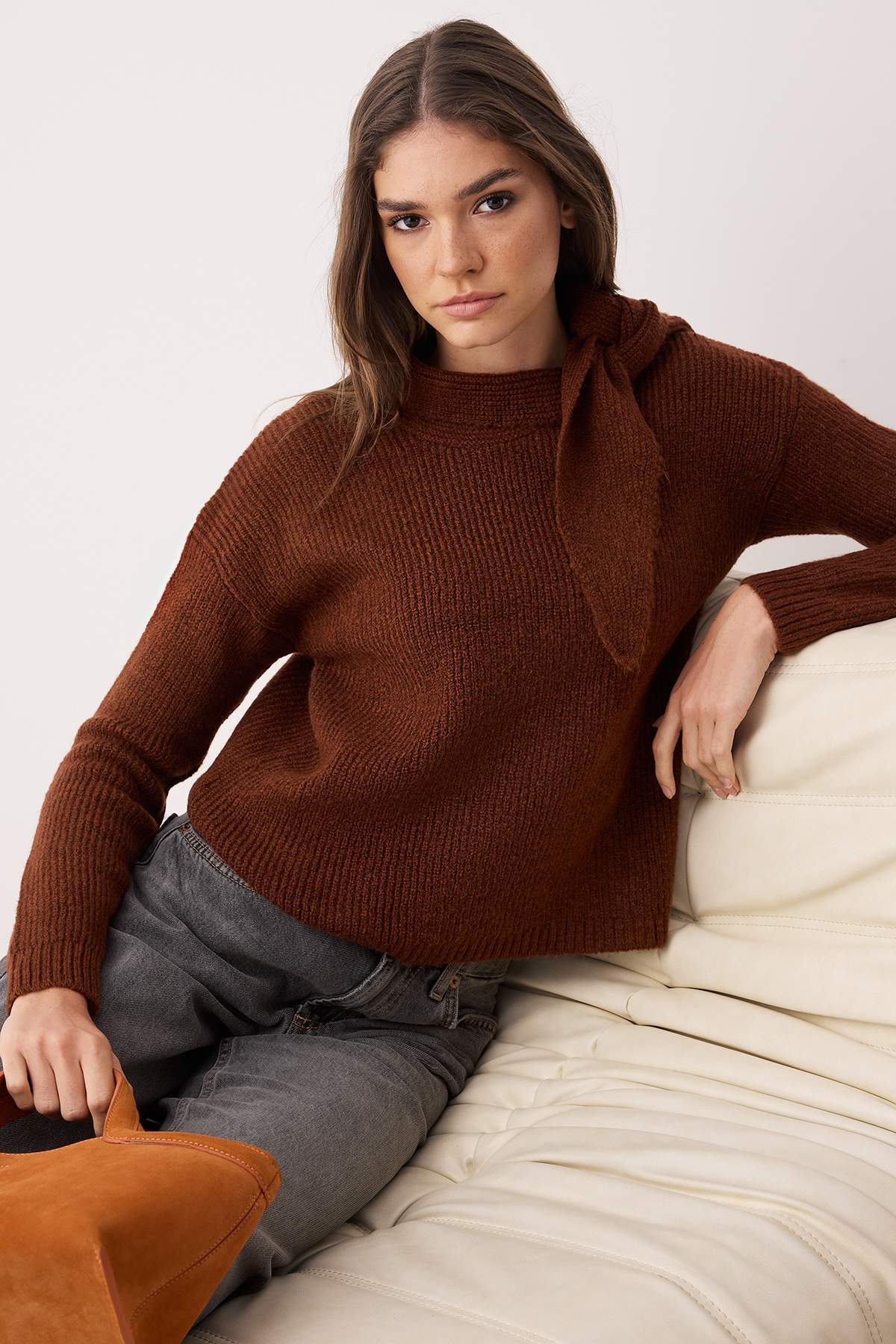 Trendyolmilla  Kahverengi Şal Yaka Detaylı Triko Kazak TWOAW26KZ00031