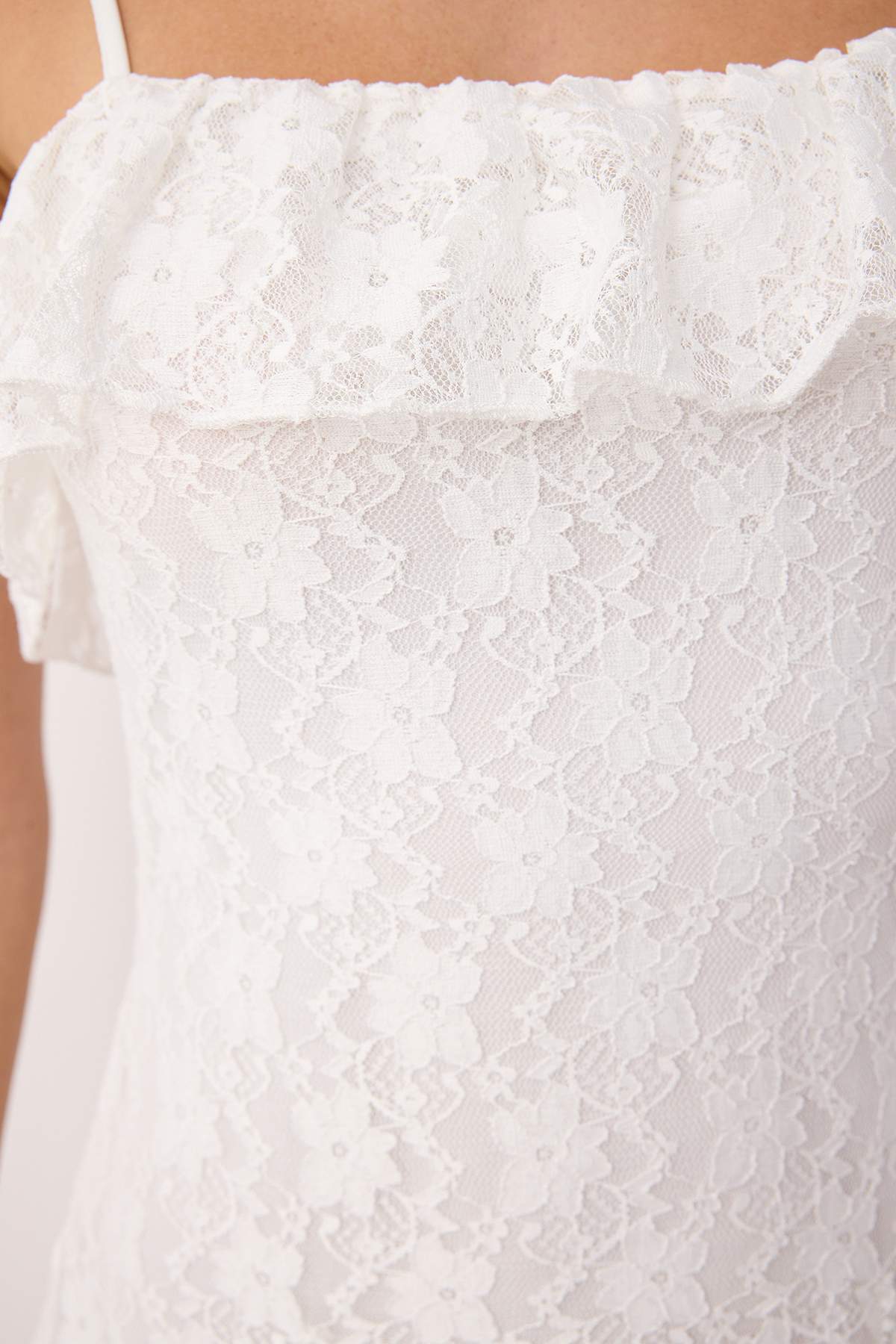 Trendyolmilla  Beyaz A Kesim Godeli Astarlı Askılı Mini Şık Elbise TPRSS25EL00307 - Görsel 3