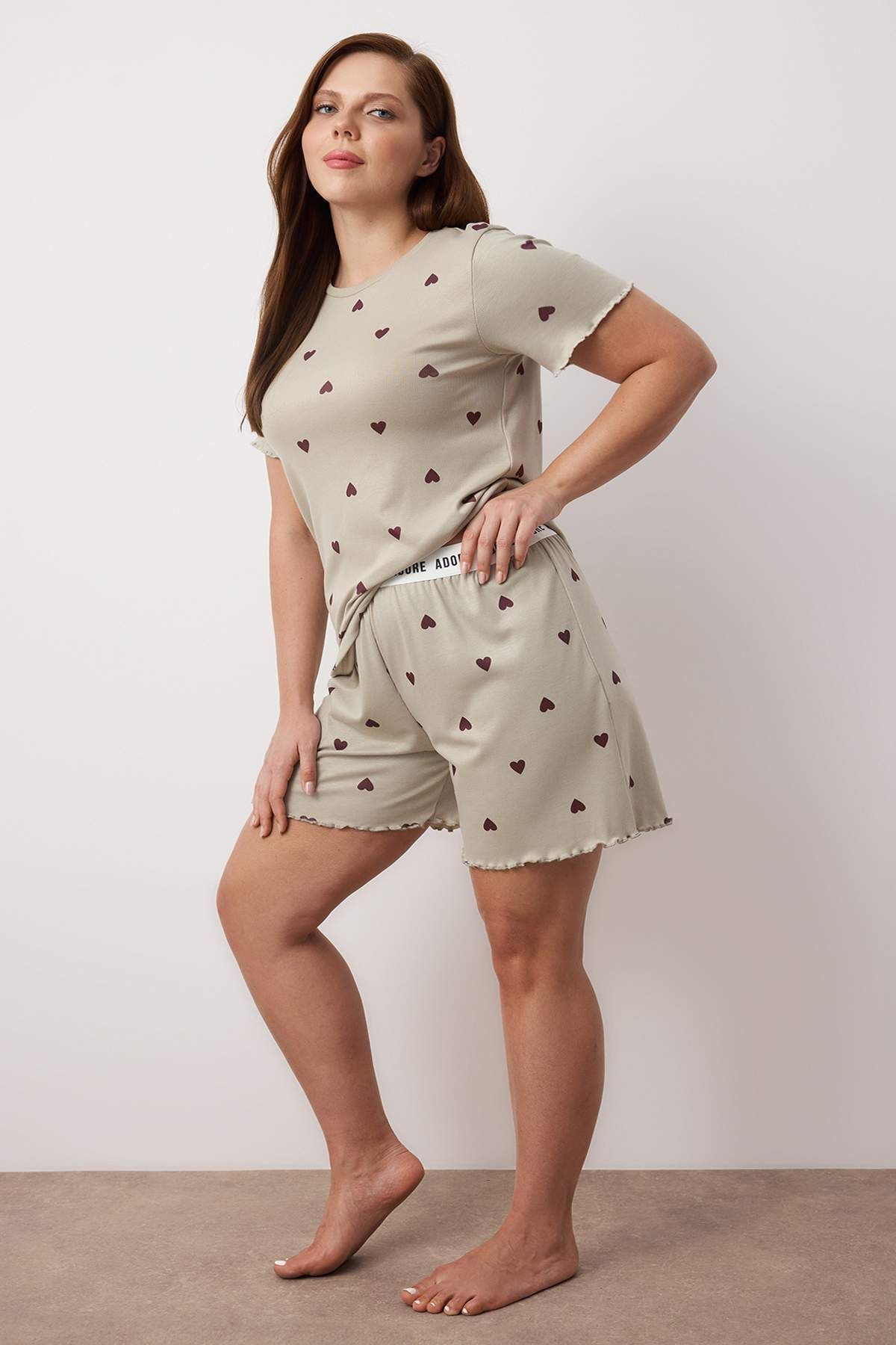 Trendyol Curve-Mint Heart Slogan Tištěné elastické šortky Pletené pyžamo Set TBBSS25AI00162 1