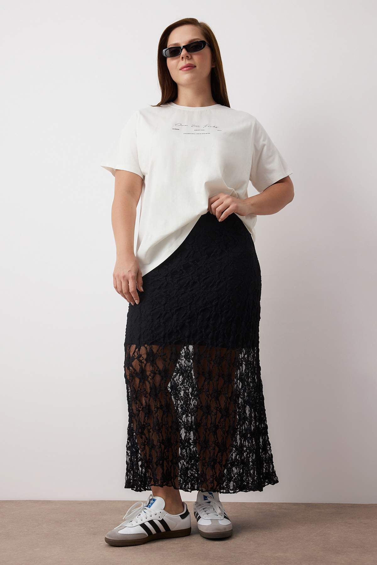 Trendyolmilla  Siyah Dantel A-line Mini Astarlı Büyük Beden Etek TBBSS25AZ00029