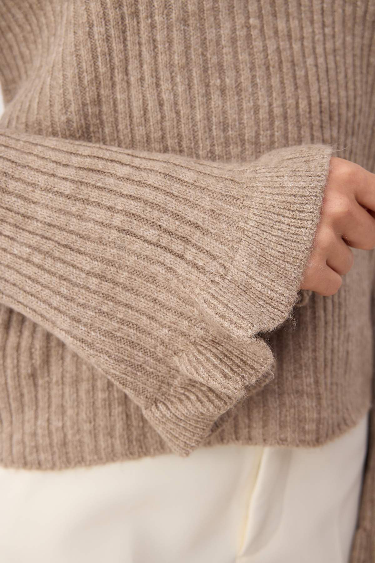 Trendyolmilla  Vizon Yumuşak Dokulu Kol Volanlı Triko Kazak TWOAW26KZ00085 - Görsel 3