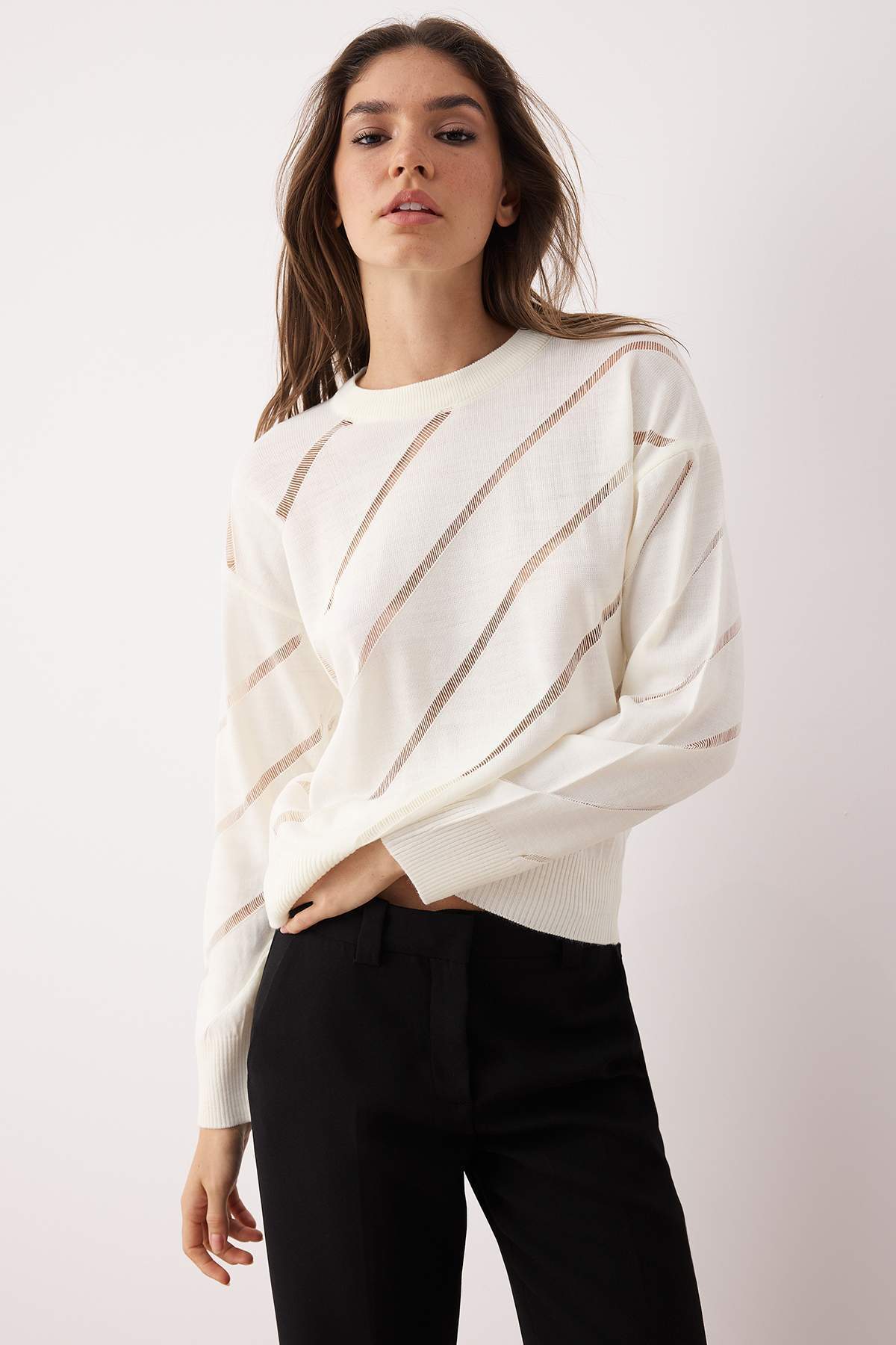 Trendyolmilla  Ekru Ajurlu/Delikli Triko Kazak TWOAW24KZ00157