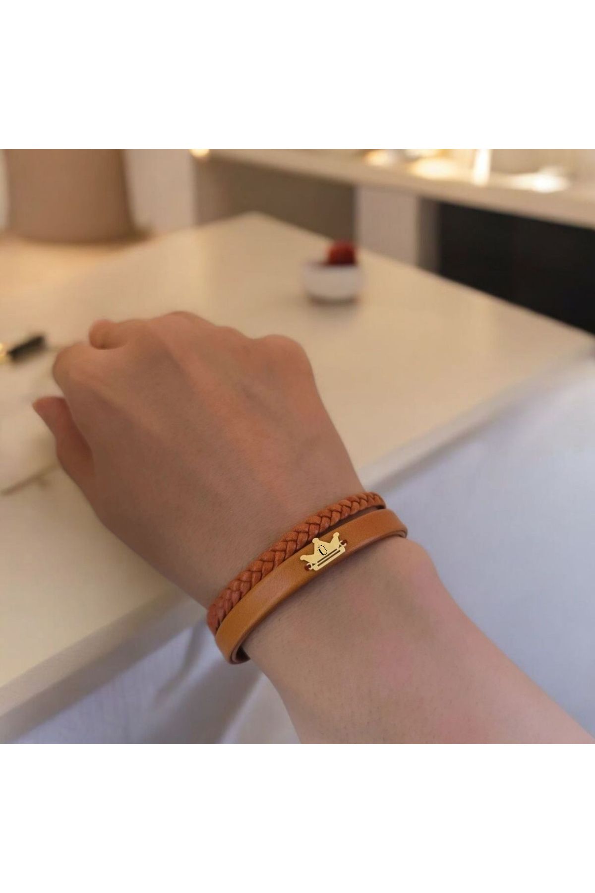 ARCHINO GOLD Ü Harfine Özel Taç Motifli 14 Ayar Altın Plakalı Kahverengi Derili Hediye Bileklik-511harf