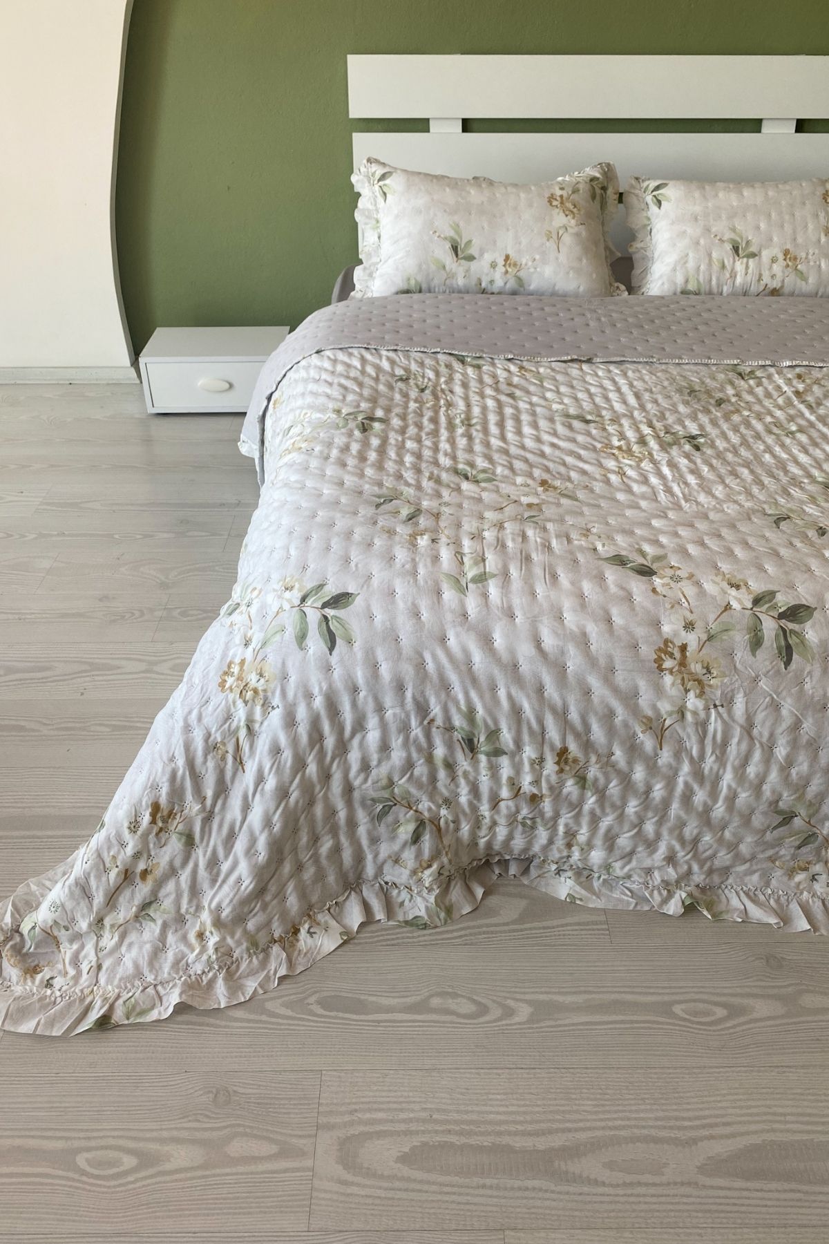 sutra-Flora Series Double Sided Double Bedspread Set 1