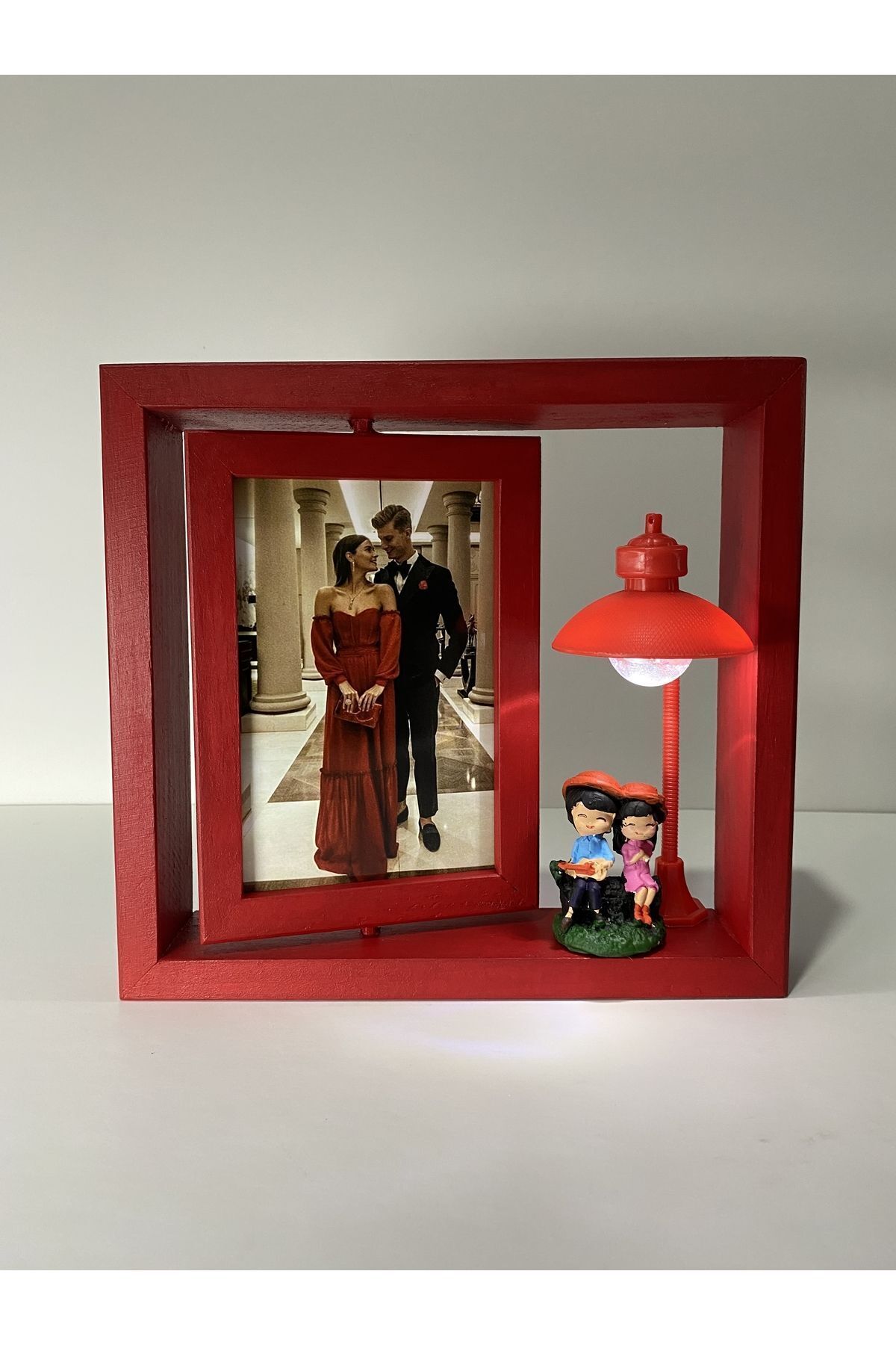 AHŞAPTAN SANAT-Wooden Rotating Frame with Red Lamp and Lover Figure 3
