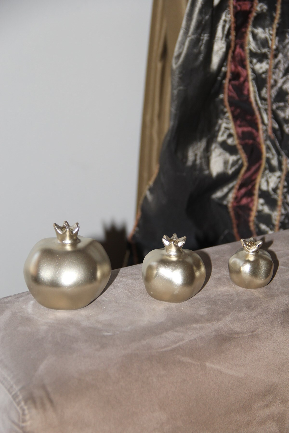 Decorative 3-Piece Polyester Gold Pomegranate Ornament Set Gift Object