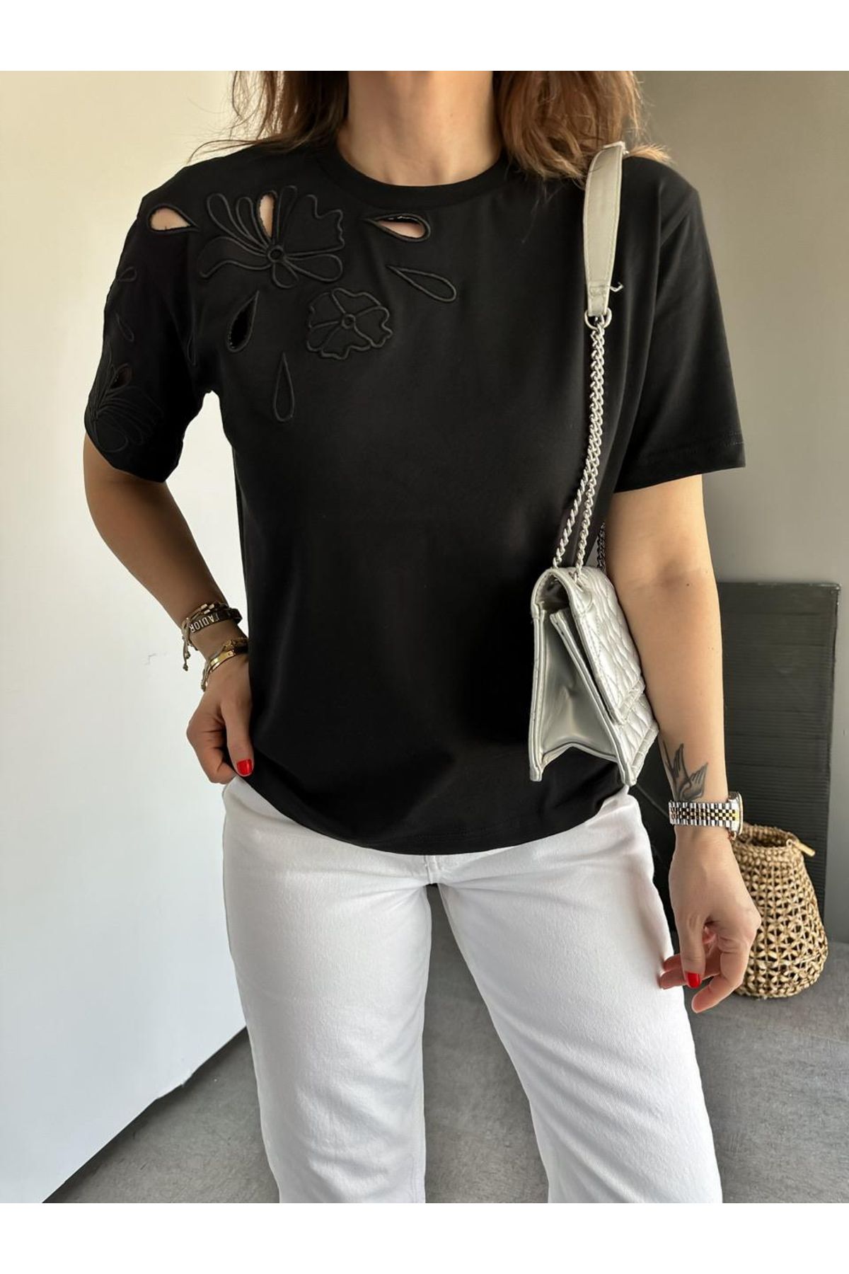 opiast Ajurlu Siyah Tshirt