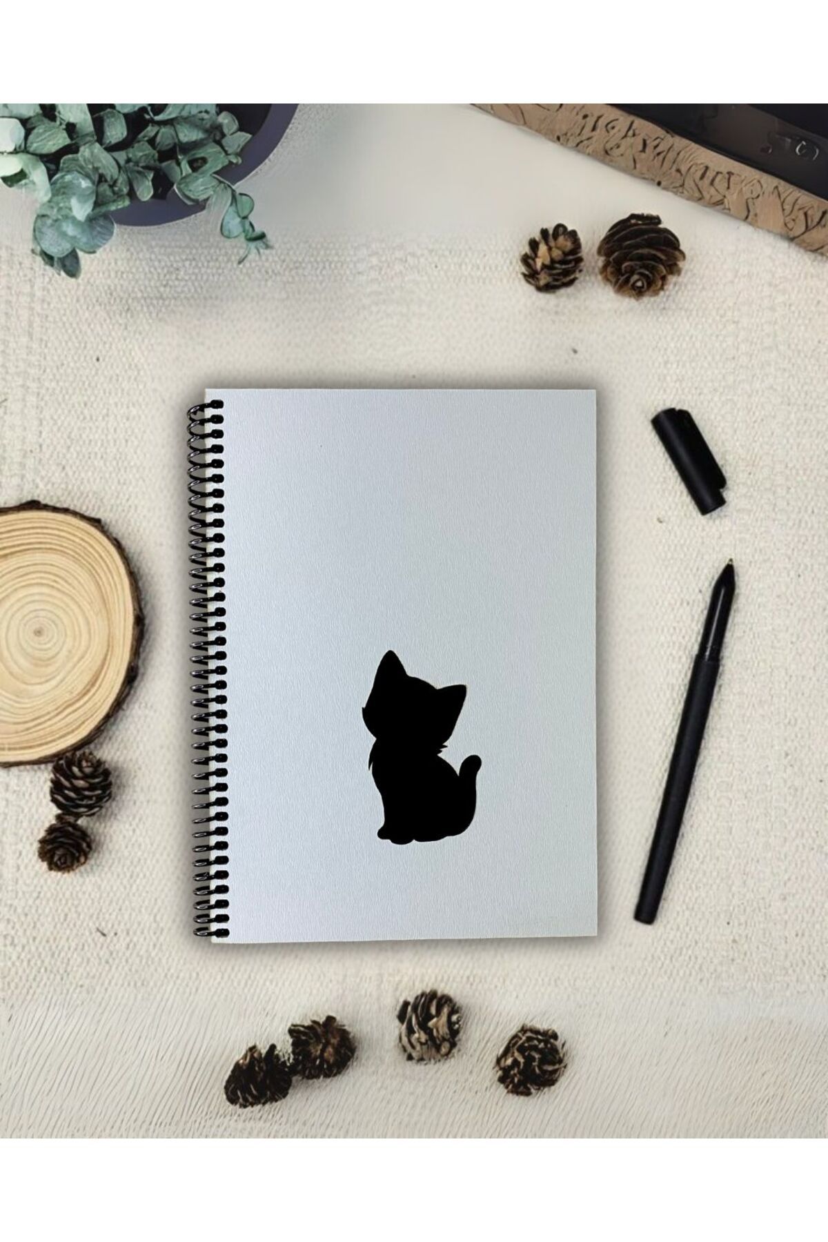 Tasarım Siyah Defter Kedi Temalı Albüm, Anı Defteri – El Yapımı, Ahşap Kapaklı ve Siyah Yapraklı Kişiselleştirilebilir
