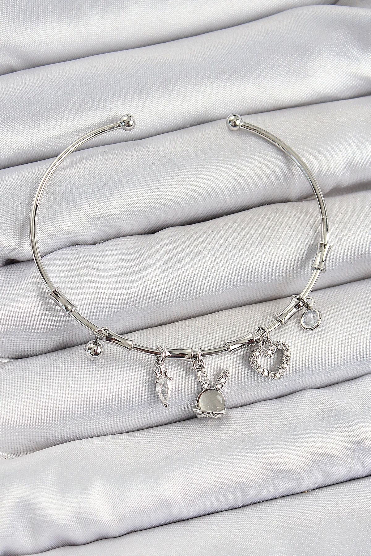 GLIMMERY Pirinç Zirkon Taşlı Tavşan Ve Kalp Model Gümüş Renk Charm Bileklik