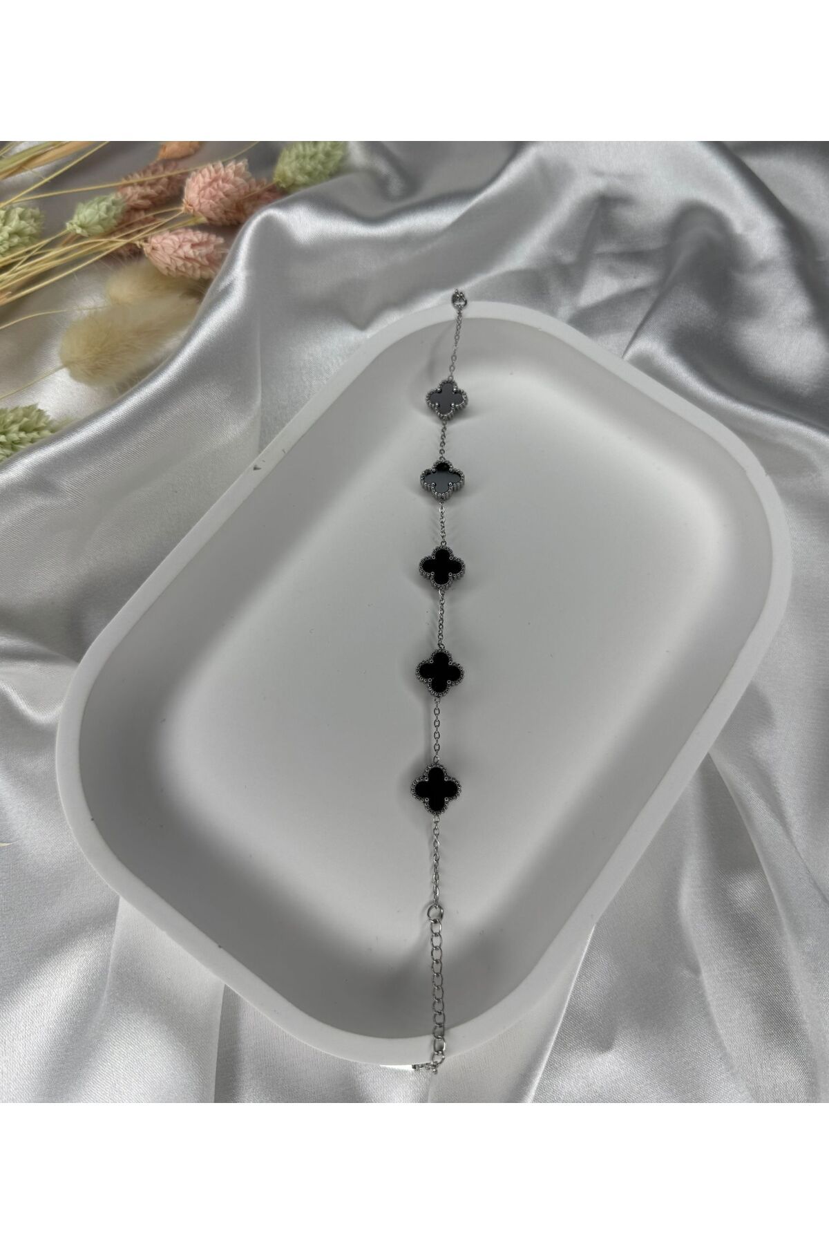 Li'Jewelry ÇELİK 5 YAPRAKLI SİYAH YONCA BİLEKLİK