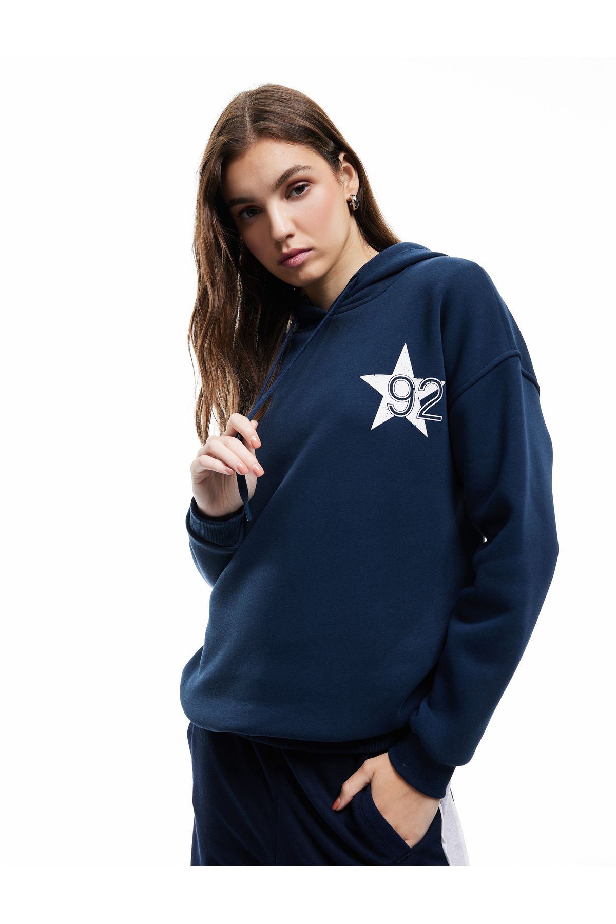 Koton Uzun Kollu Kapüşonlu Şardonlu Arkası Baskılı Oversize Sweatshirt