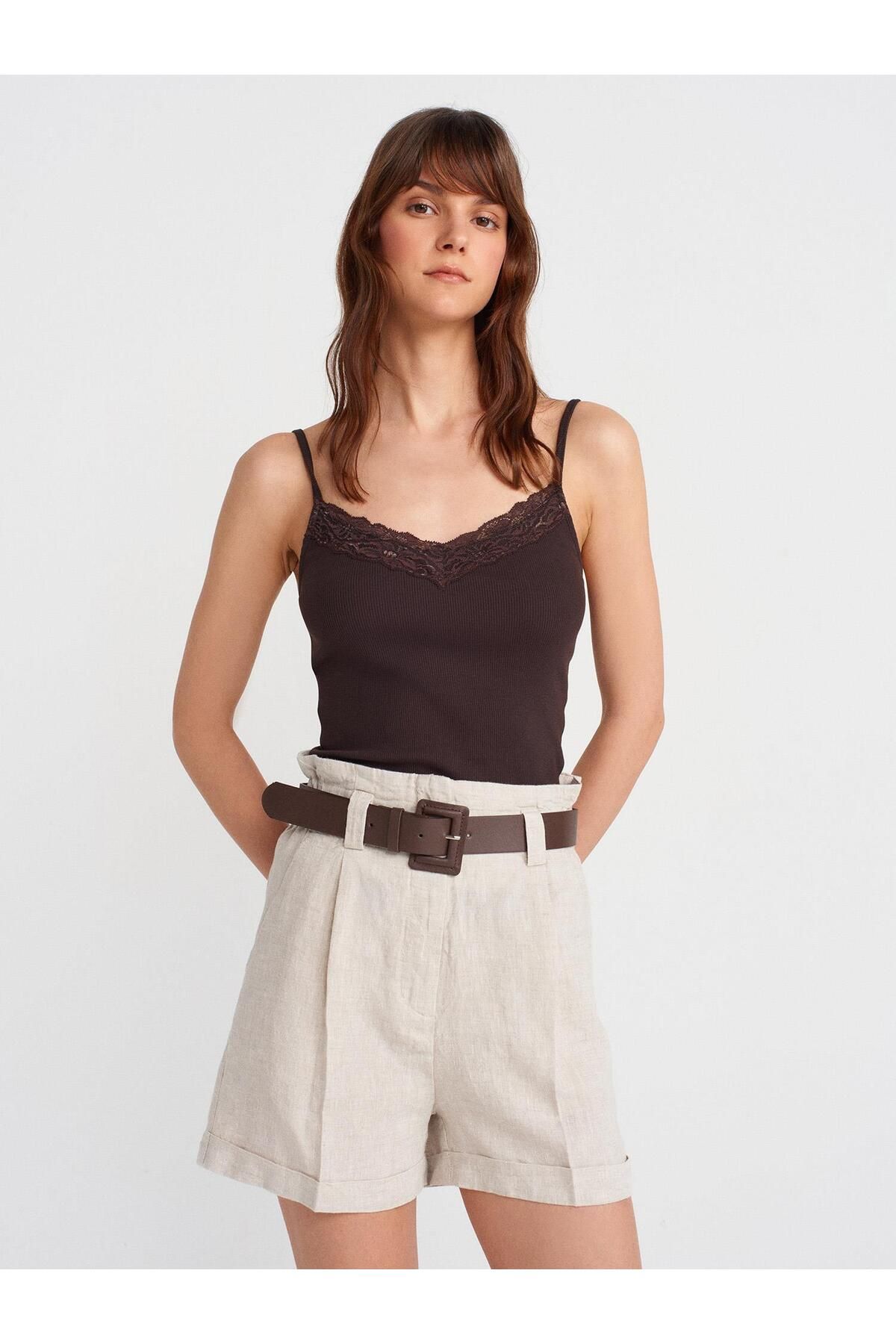 Dilvin 21015 Askılı Dantel Detay Top Crop